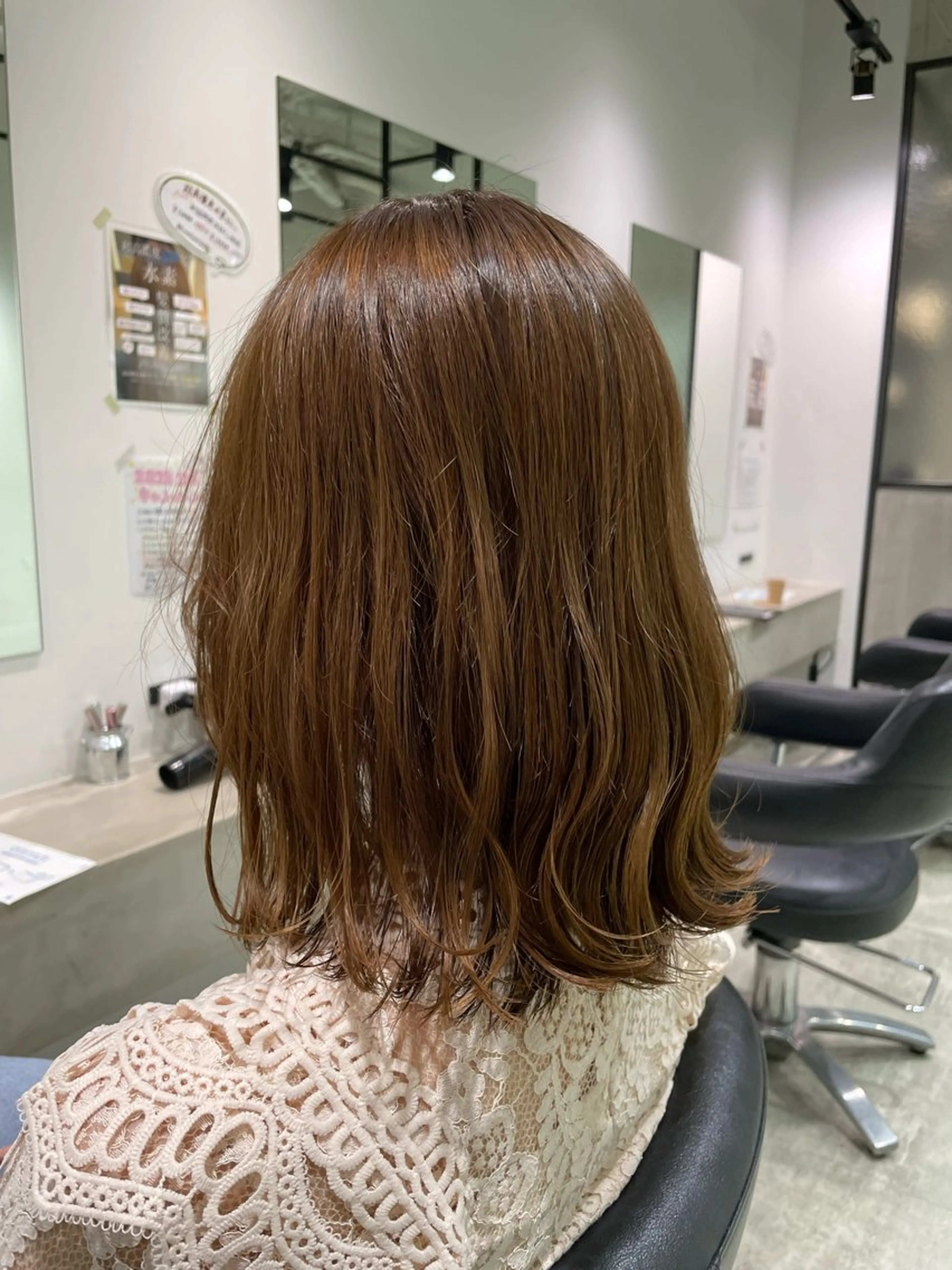 ミディアム カラー ブリーチ カット ヘアカラー トリートメント 神野 れなのヘアスタイル