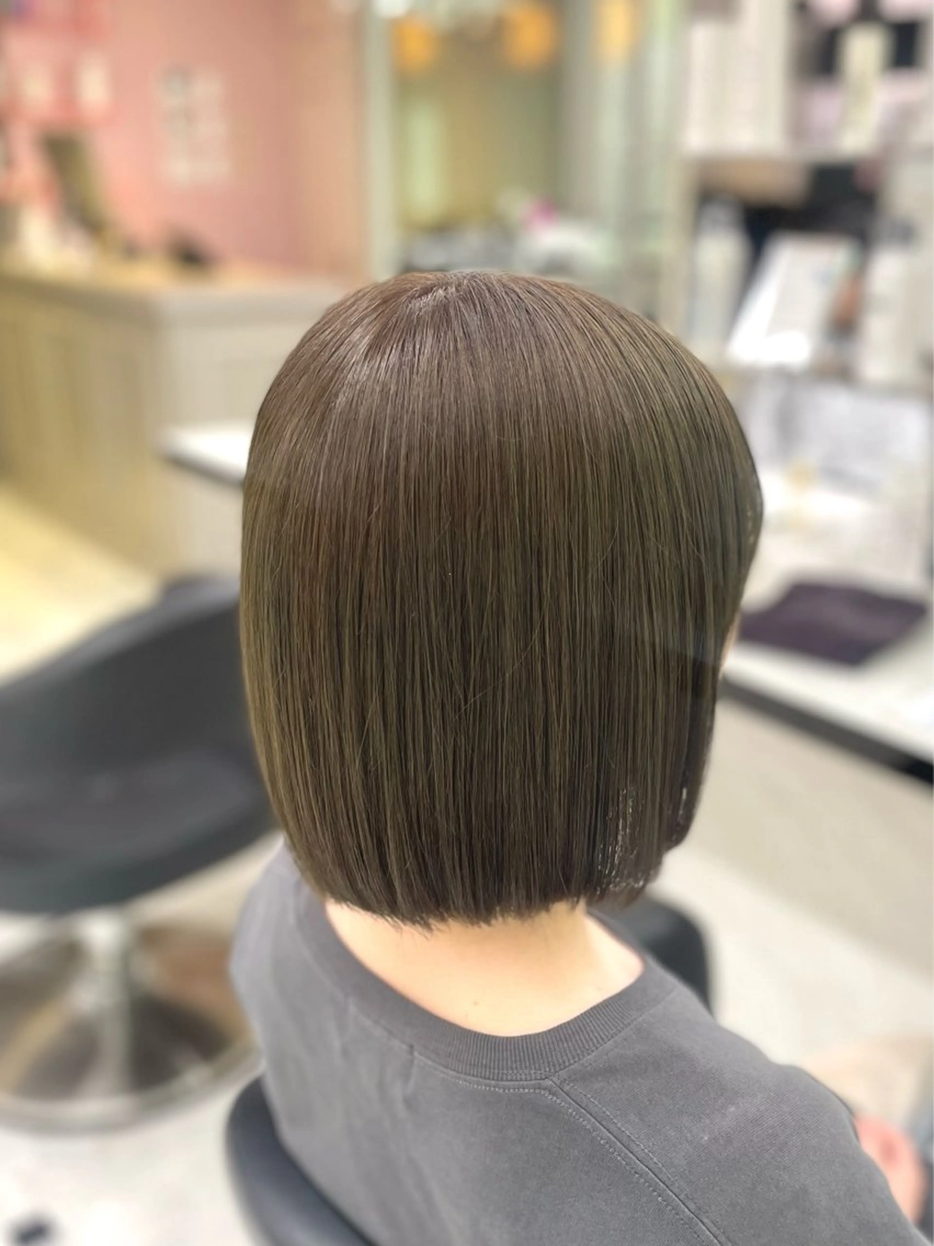 ミディアム カット 縮毛矯正 うる艶トレンドヘア 🕊️上野BABYのヘアスタイル