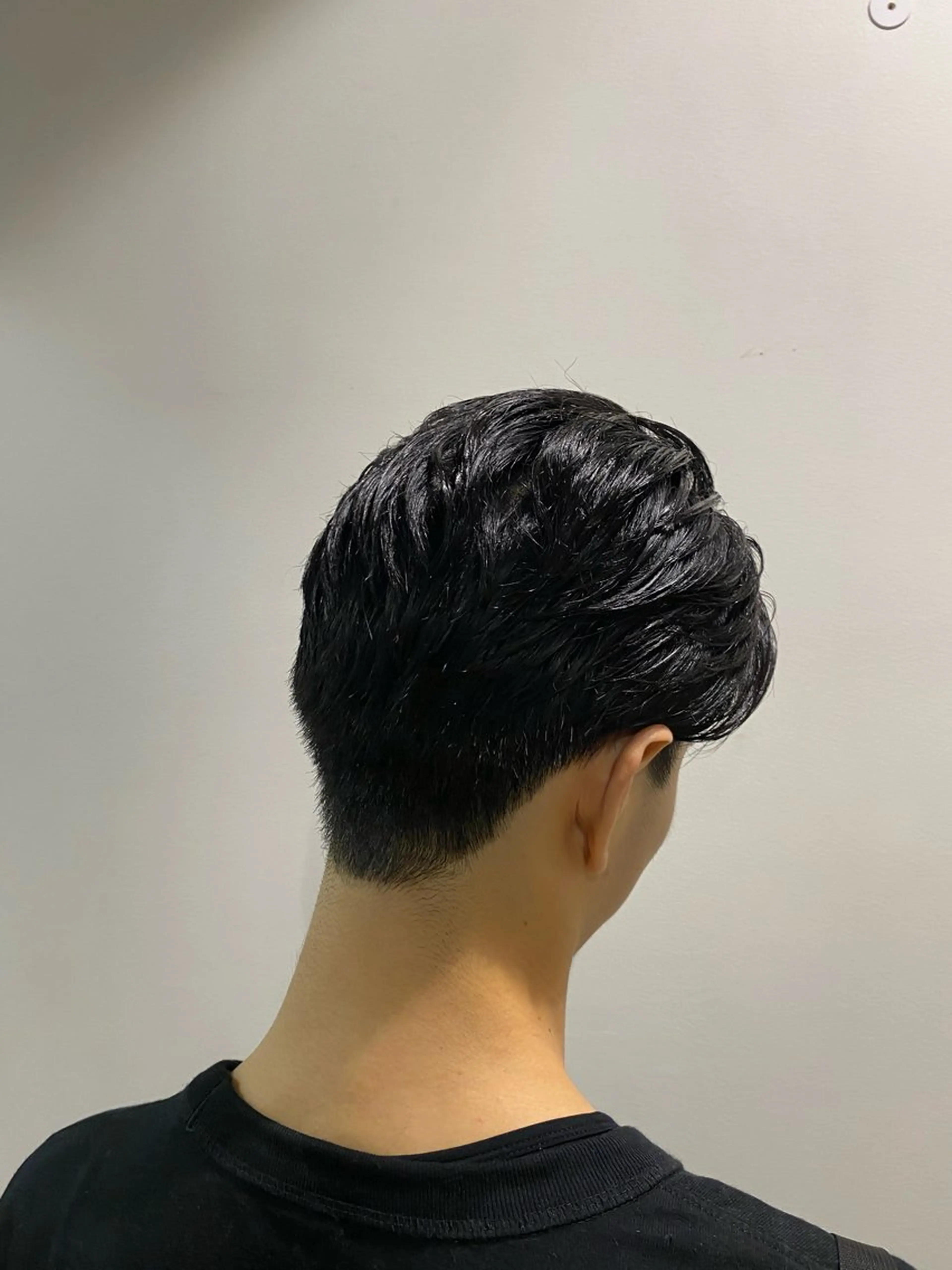 メンズ タツキ／レイヤー／ パーマ／艶カラーのヘアスタイル