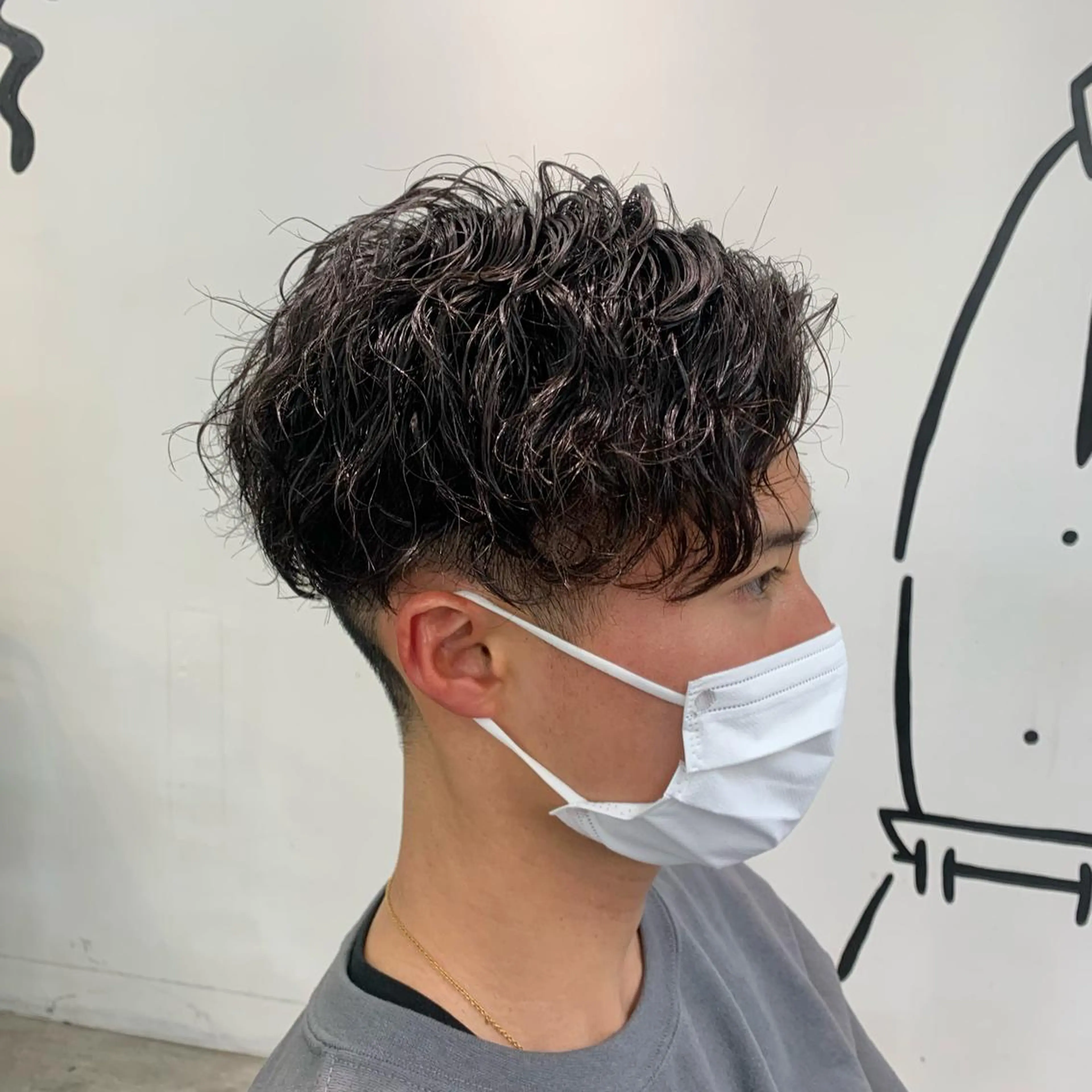 ショート パーマ メンズ センターパート カット パーマ メンズ特化美容師/ 藤戸 椋のヘアスタイル