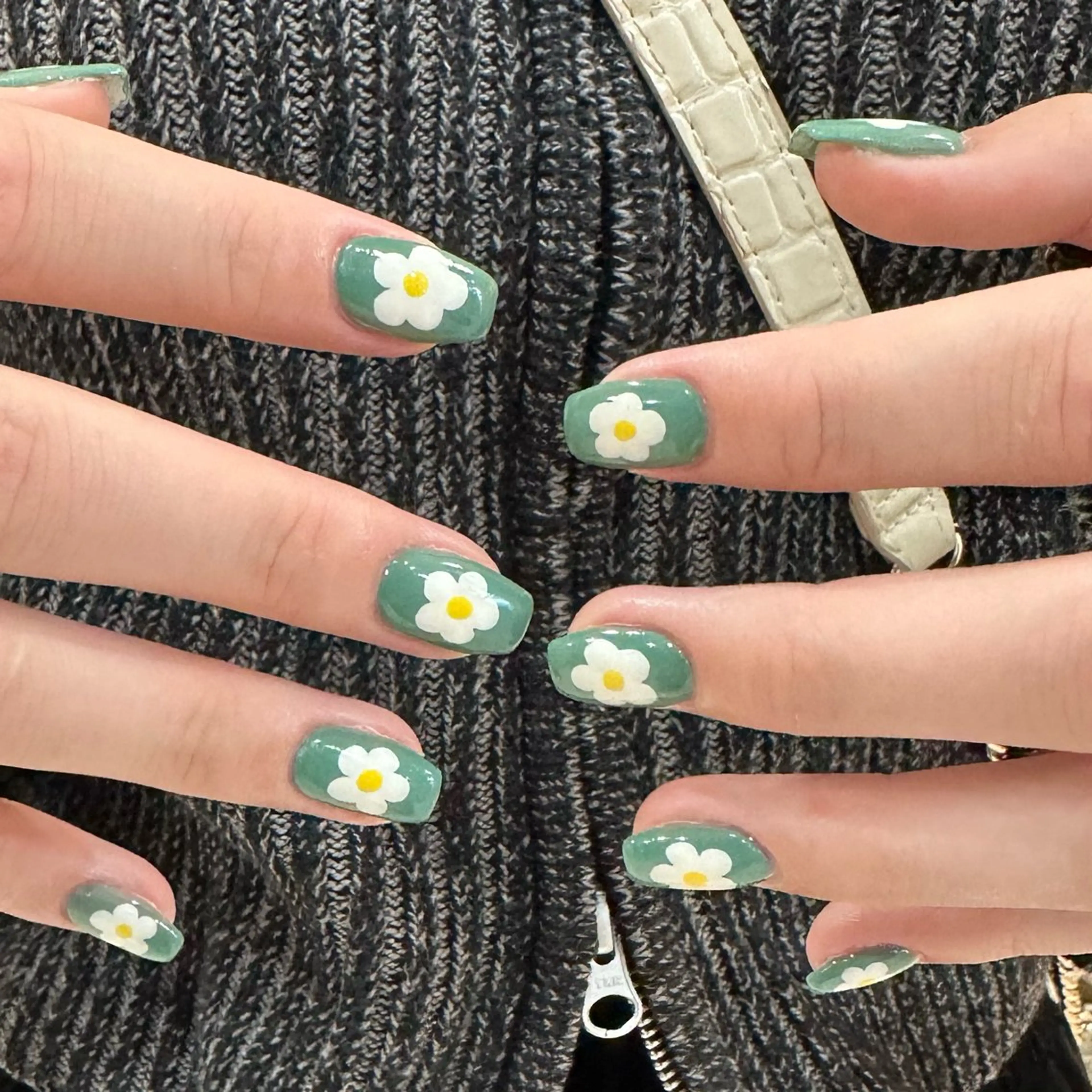 ネイル nail salon LIFE2nd所属・be' Yuhiのネイルデザイン