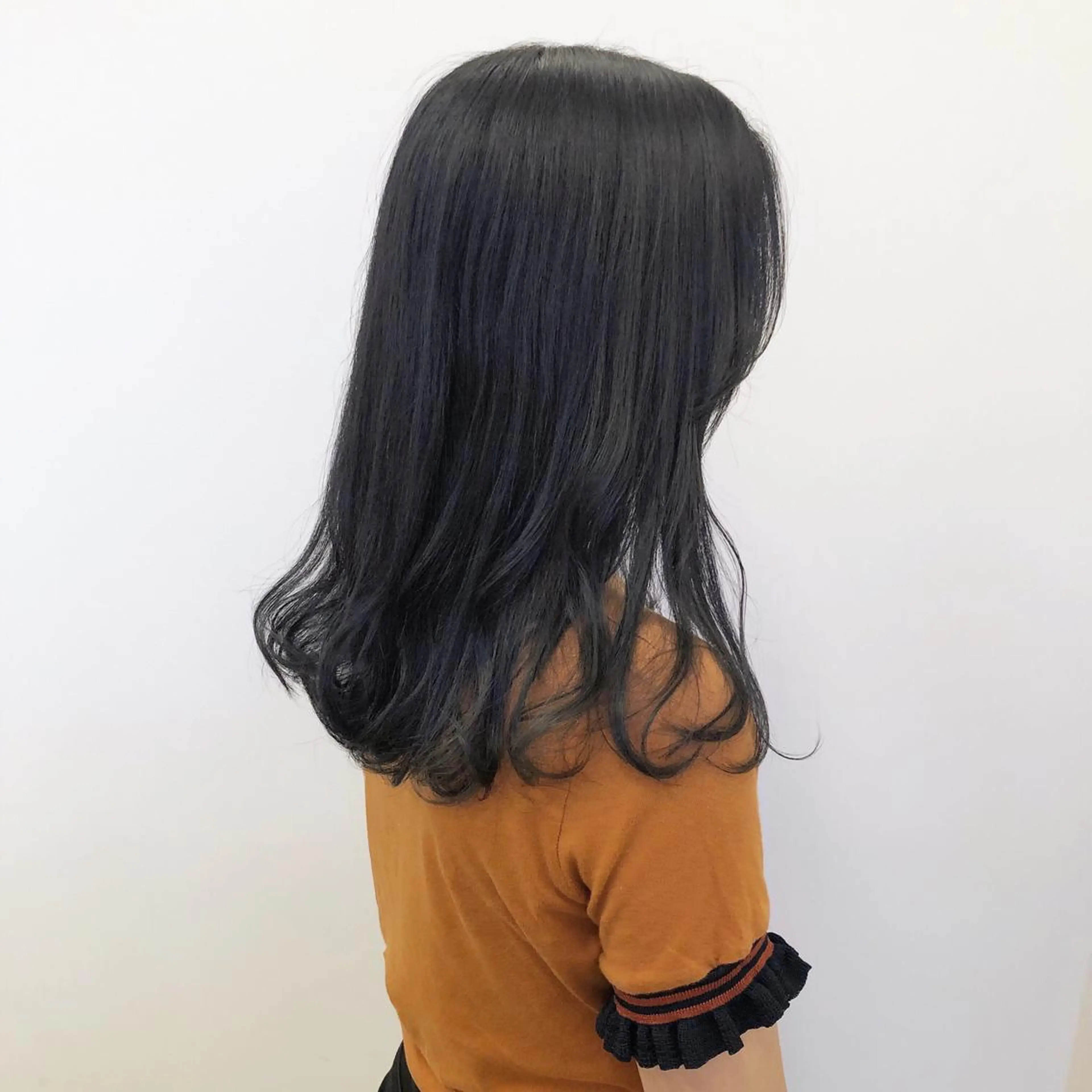 ロング カラー 黒髪 ブルーカラー ブルーブラック GO TODAY  SHAiRE SALON岡山所属・Sana/ 耳ツボ/インナーのヘアスタイル