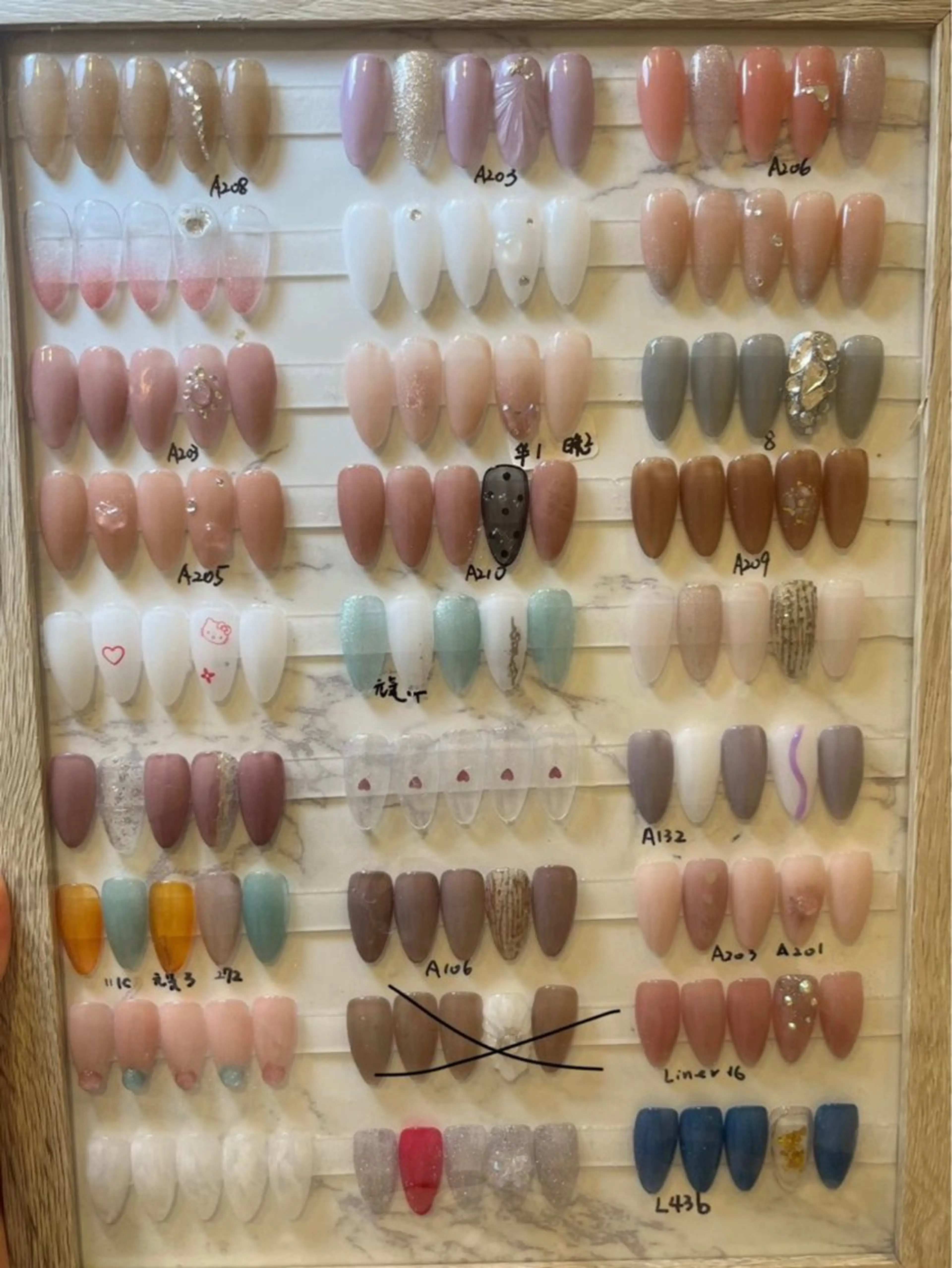 ネイル シンプルネイル ハンドネイル きらきらネイルサロン所属・池田 もえのネイルデザイン