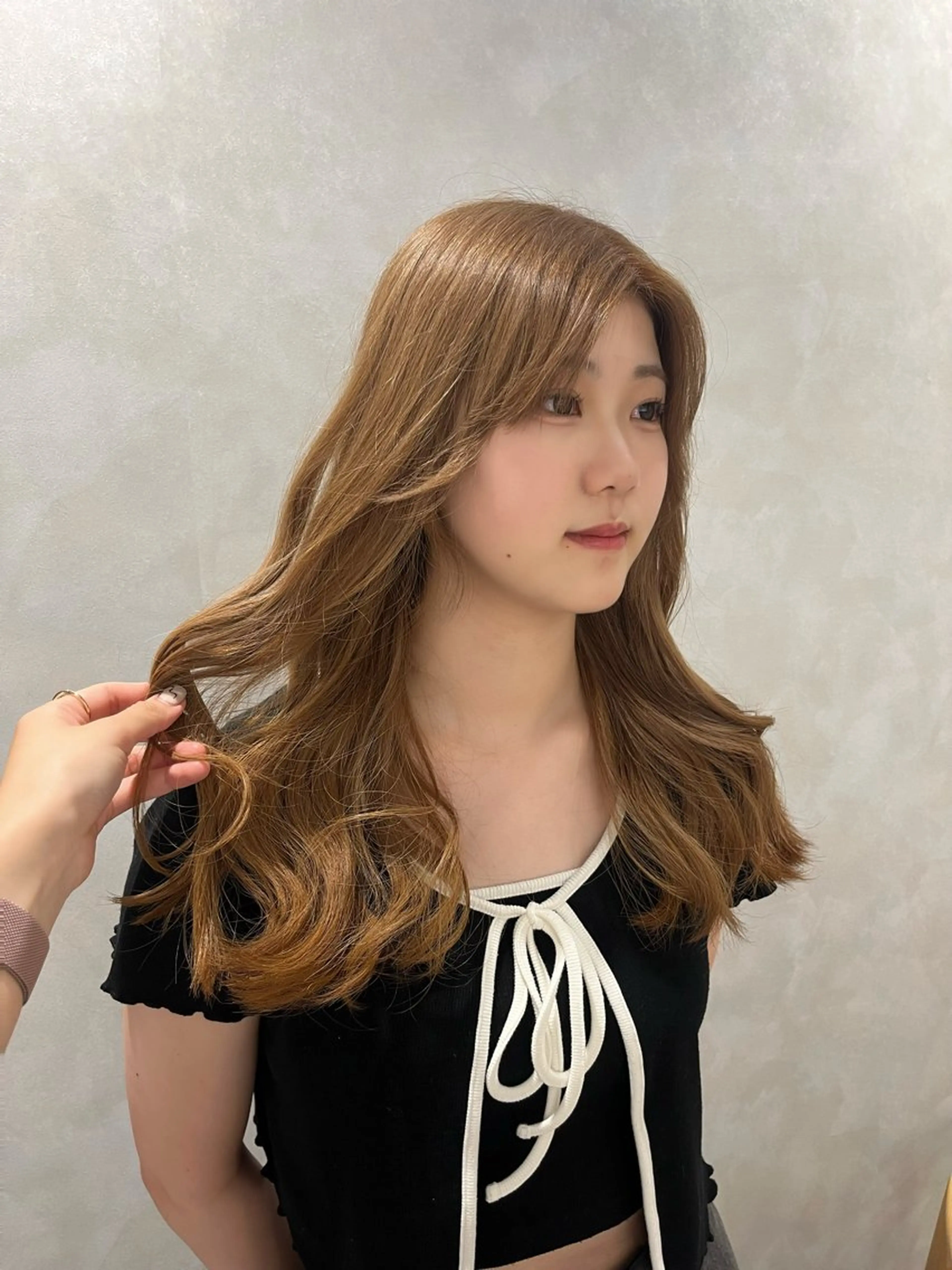 ロング カラー ベージュカラー ミルクティーベージュ 川北 彩乃/完全個室サロンのヘアスタイル