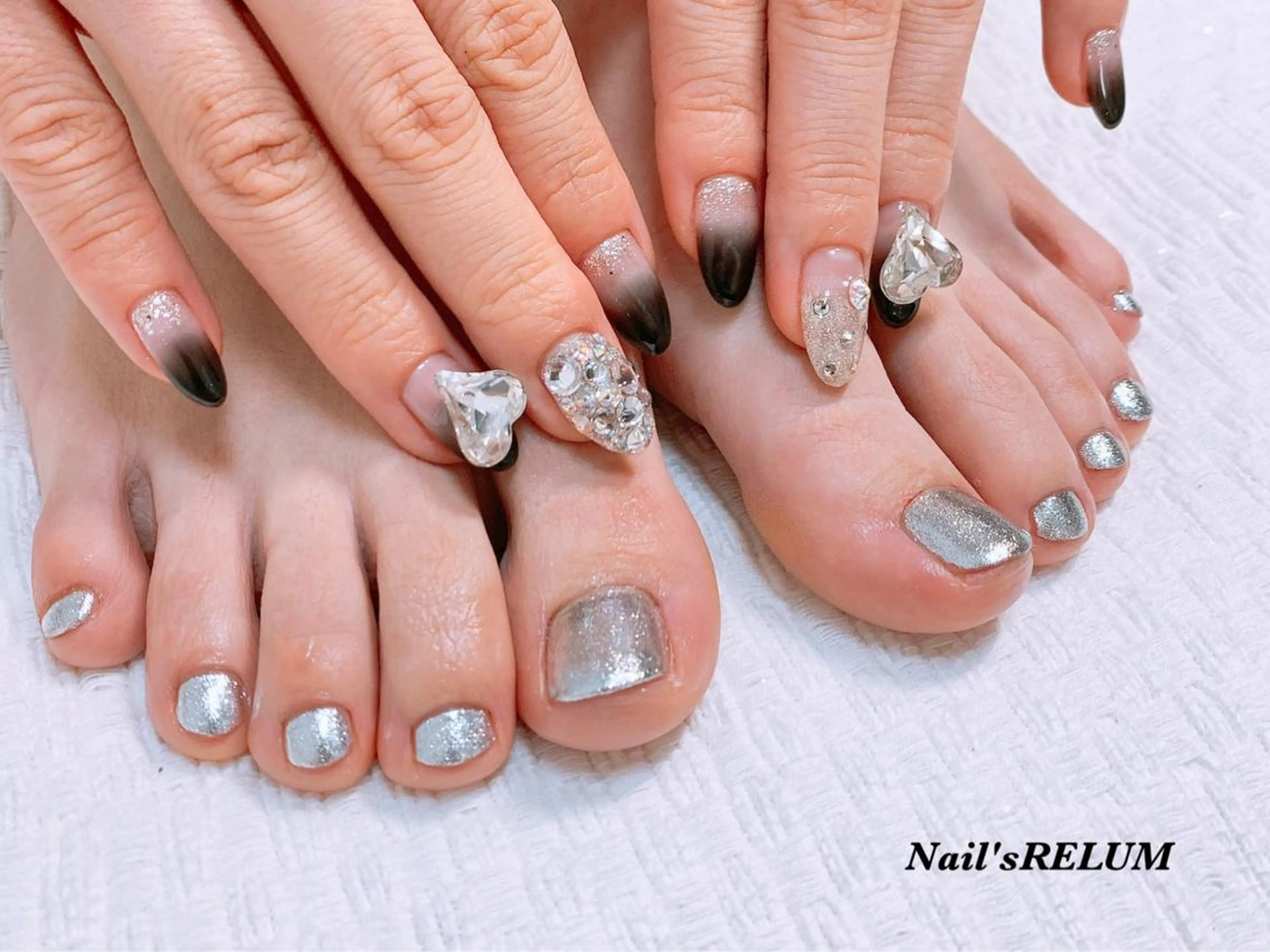 ネイル THECOLORS所属・近貞 莉奈のネイルデザイン