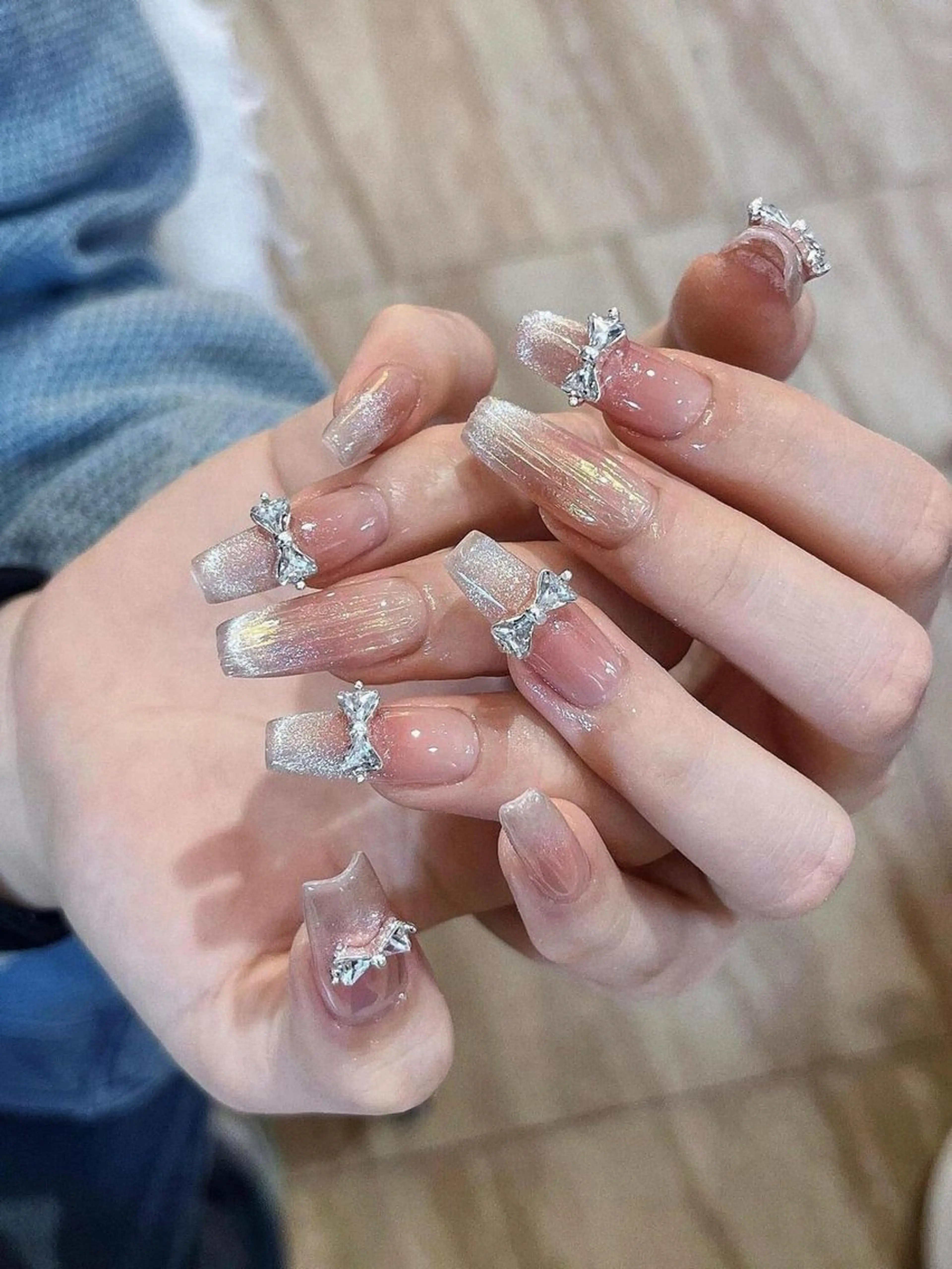 ネイル オーロラネイル ブルー チークネイル フットネイル フレンチネイル ハンドネイル Any_nail新大久保店所属・Any nail新大久保店のネイルデザイン