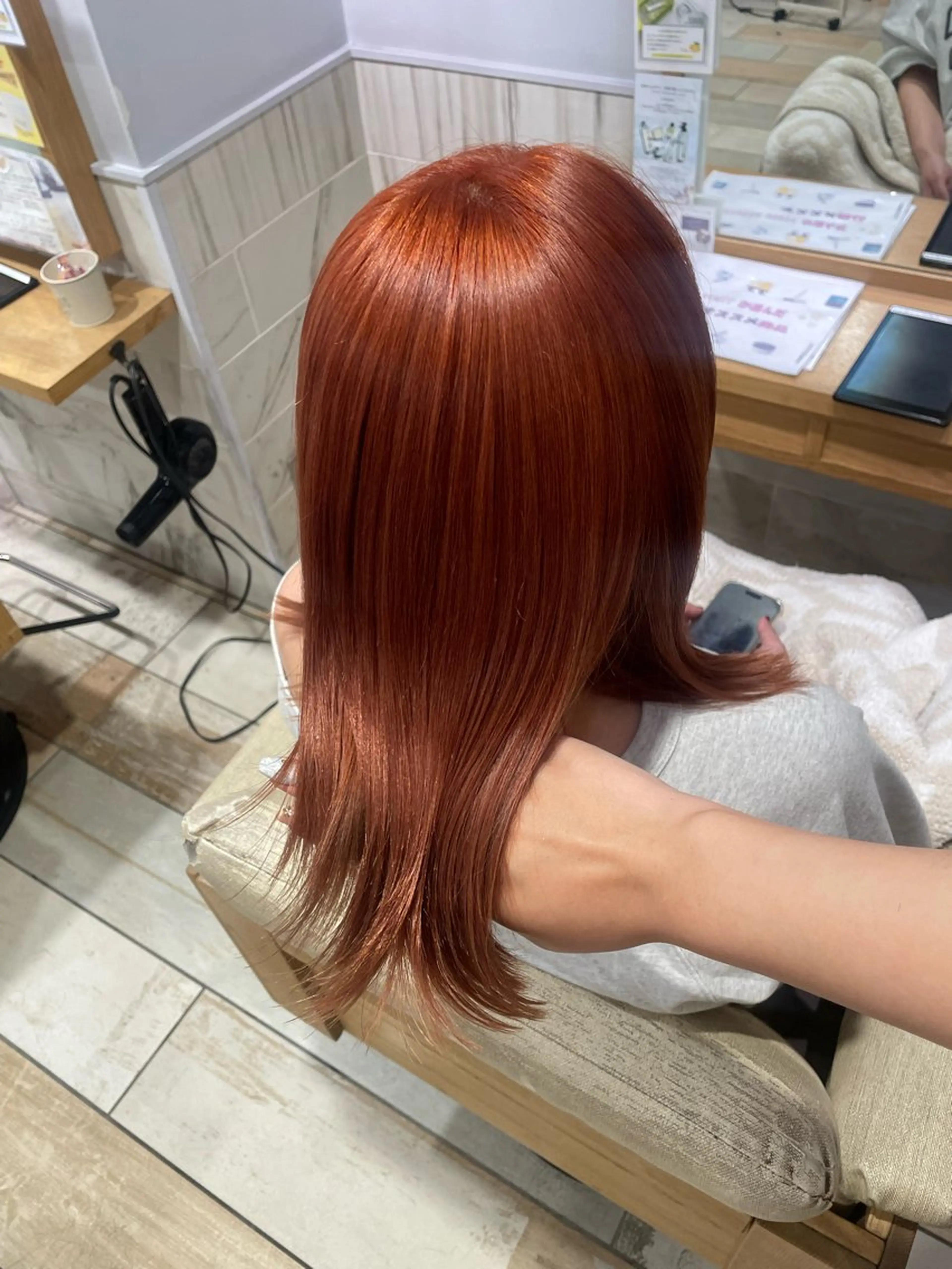 ミディアム カラー オレンジ ヘアカラー 小柳 夏美のヘアスタイル