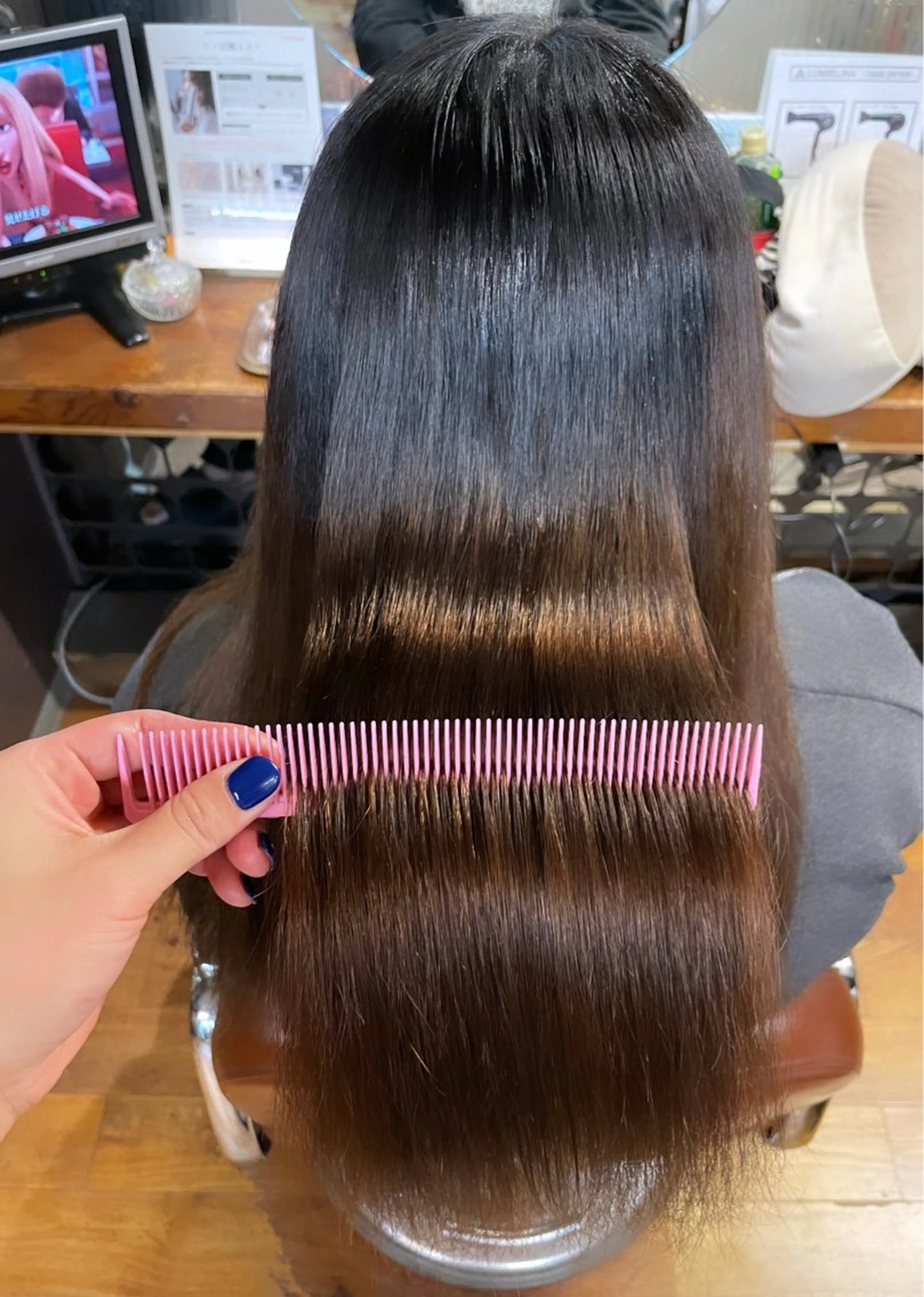 セミロング パーマ ayaka |トレンドヘアのヘアスタイル