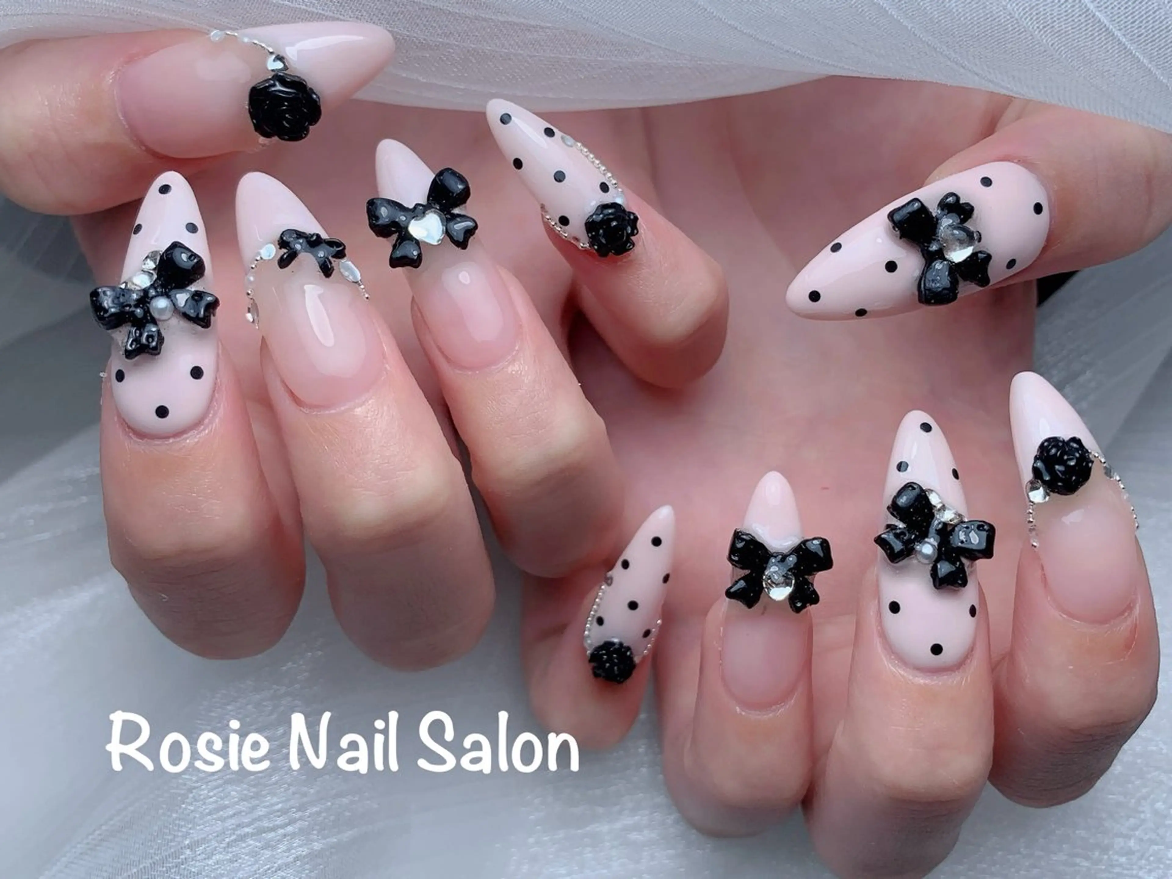 セミロング Rosie Nail サロン南越谷のネイルデザイン