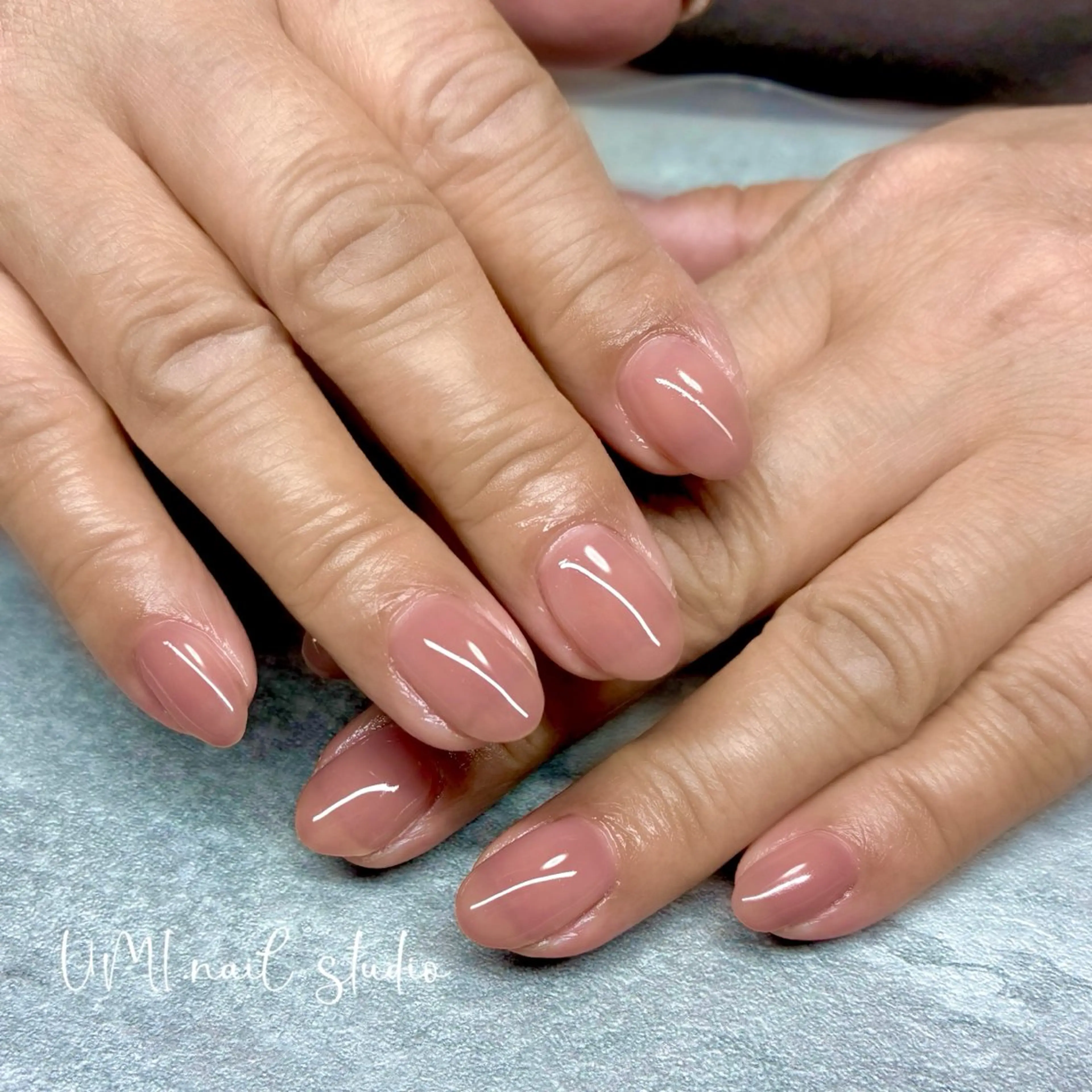 ネイル オフィスネイル ワンカラーネイル ピンク ピンクベージュ シンプルネイル ハンドネイル UMI.nail studioのネイルデザイン