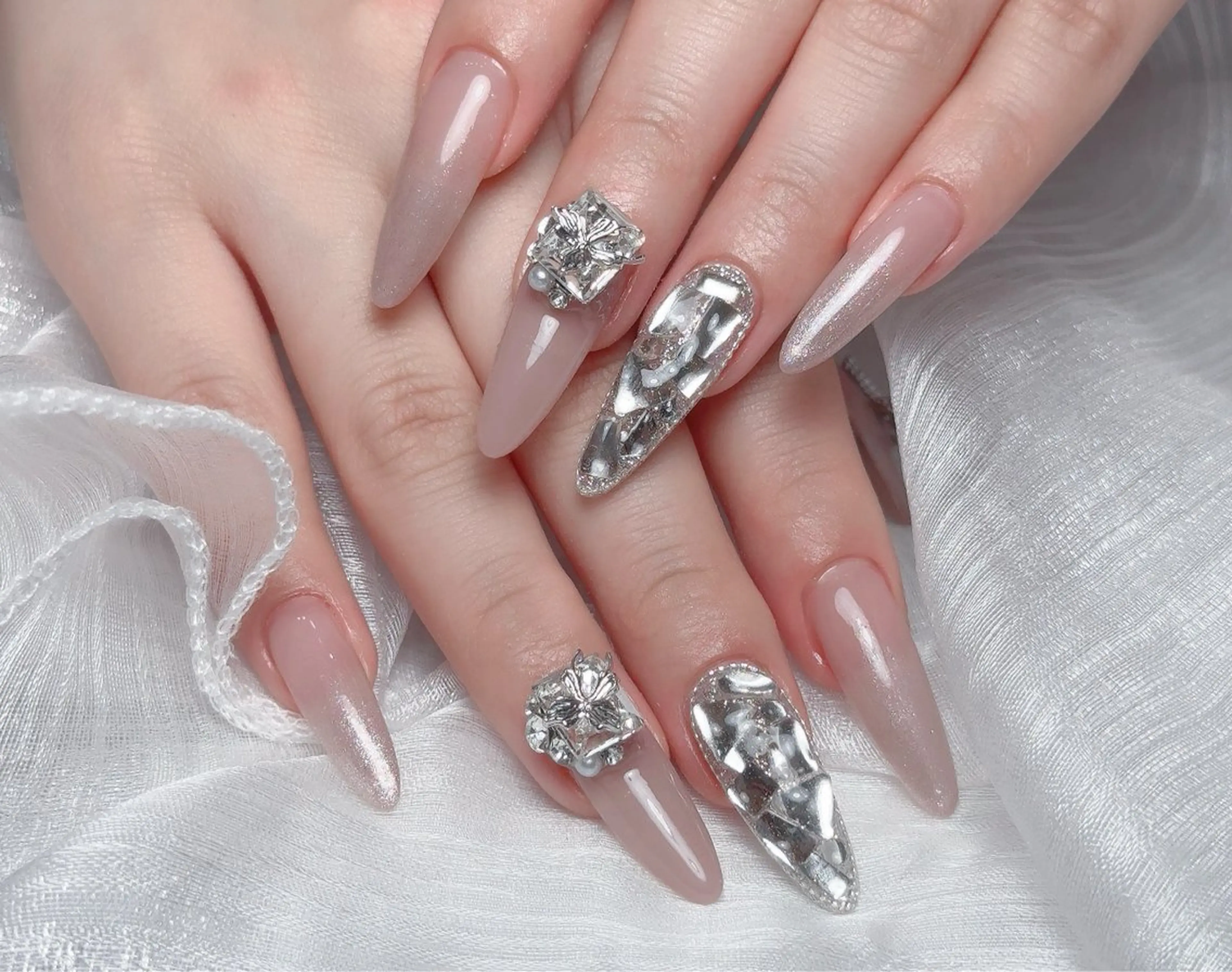 ネイル マギー ネイル🦋のネイルデザイン