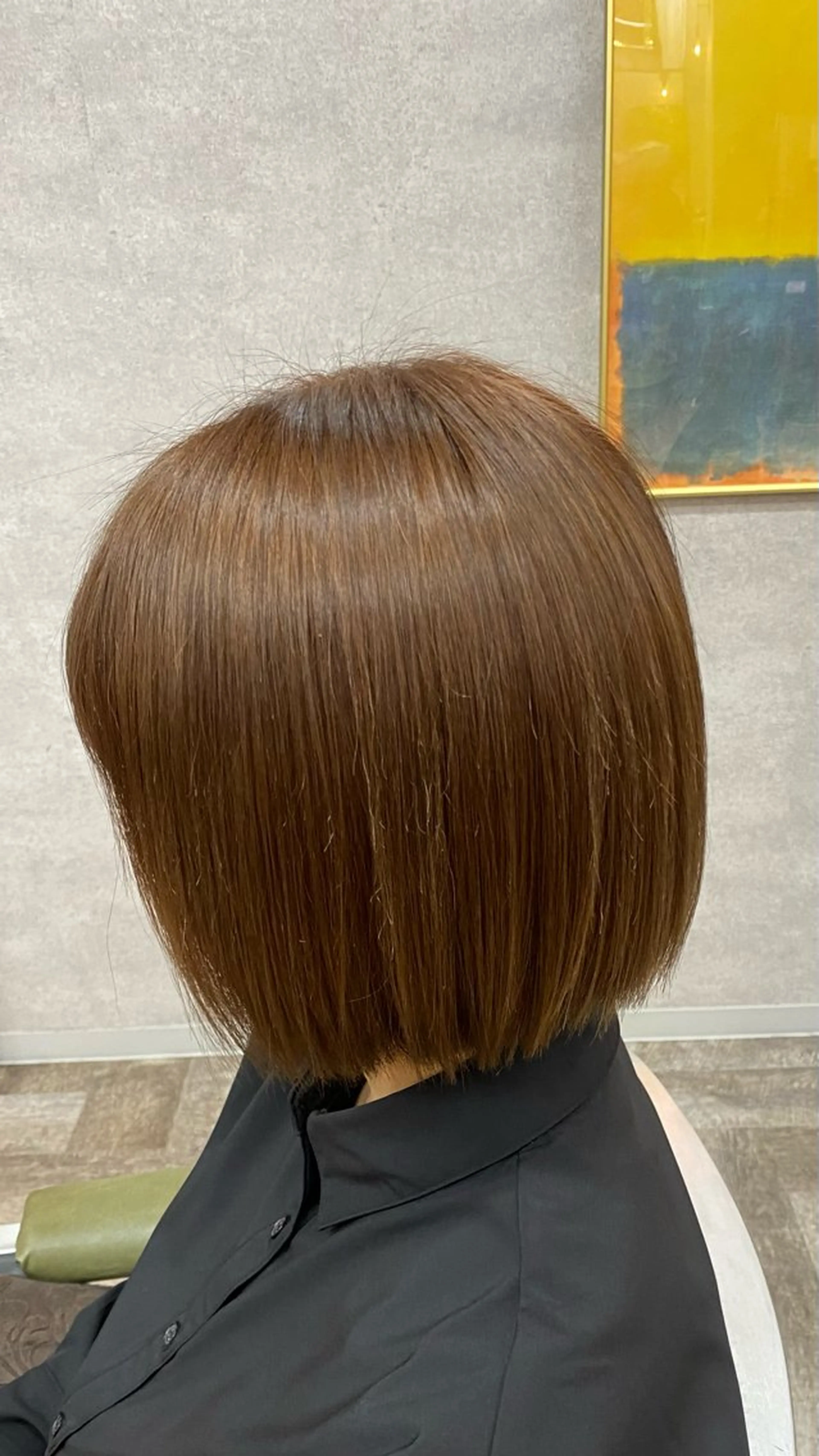 ショート カラー ベージュカラー ブリーチ ヘアカラー 飯田 雷晟のヘアスタイル