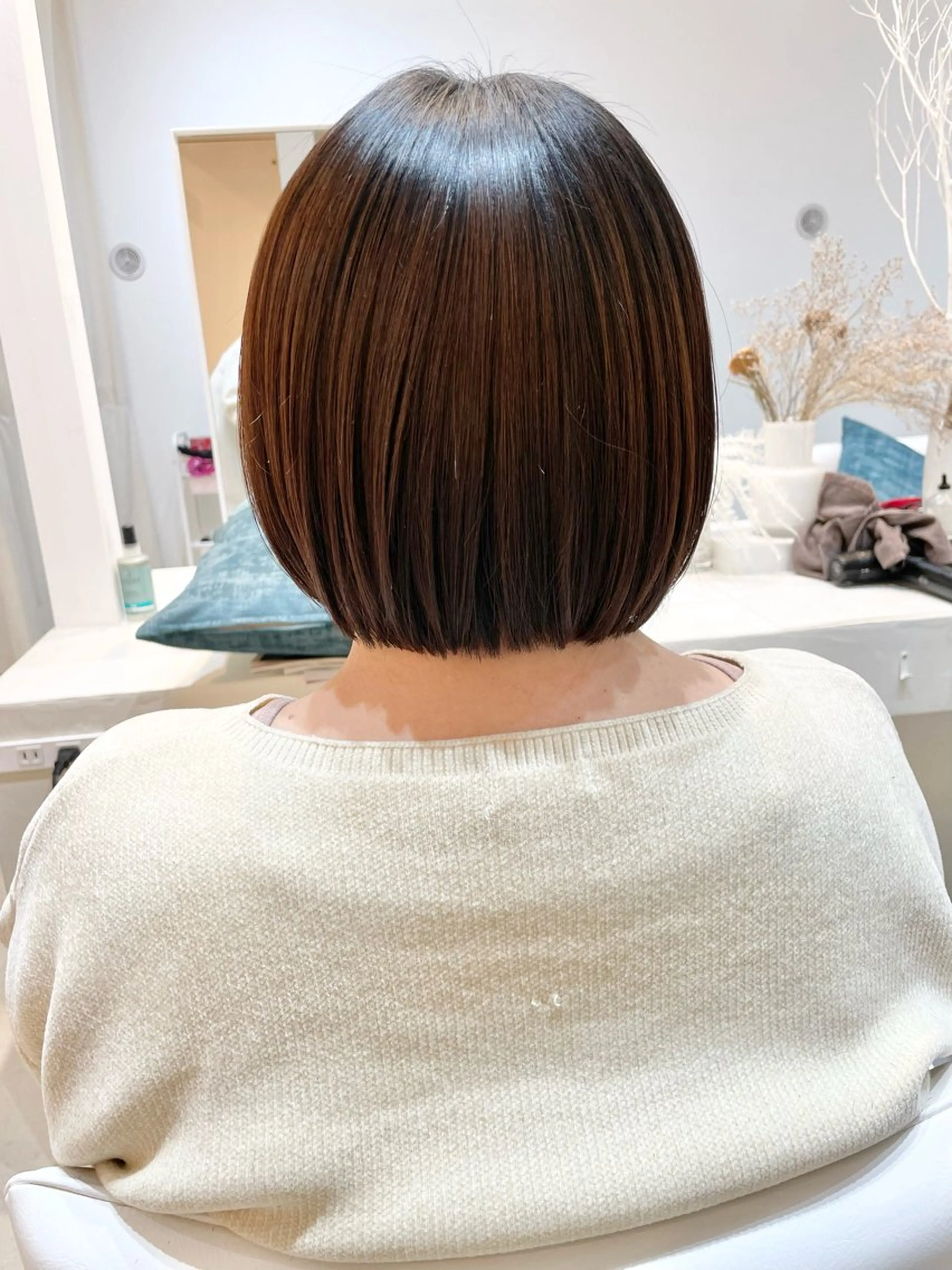 ミディアム ショートボブ ボブ un【アン】所属・【un】 MANAのヘアスタイル