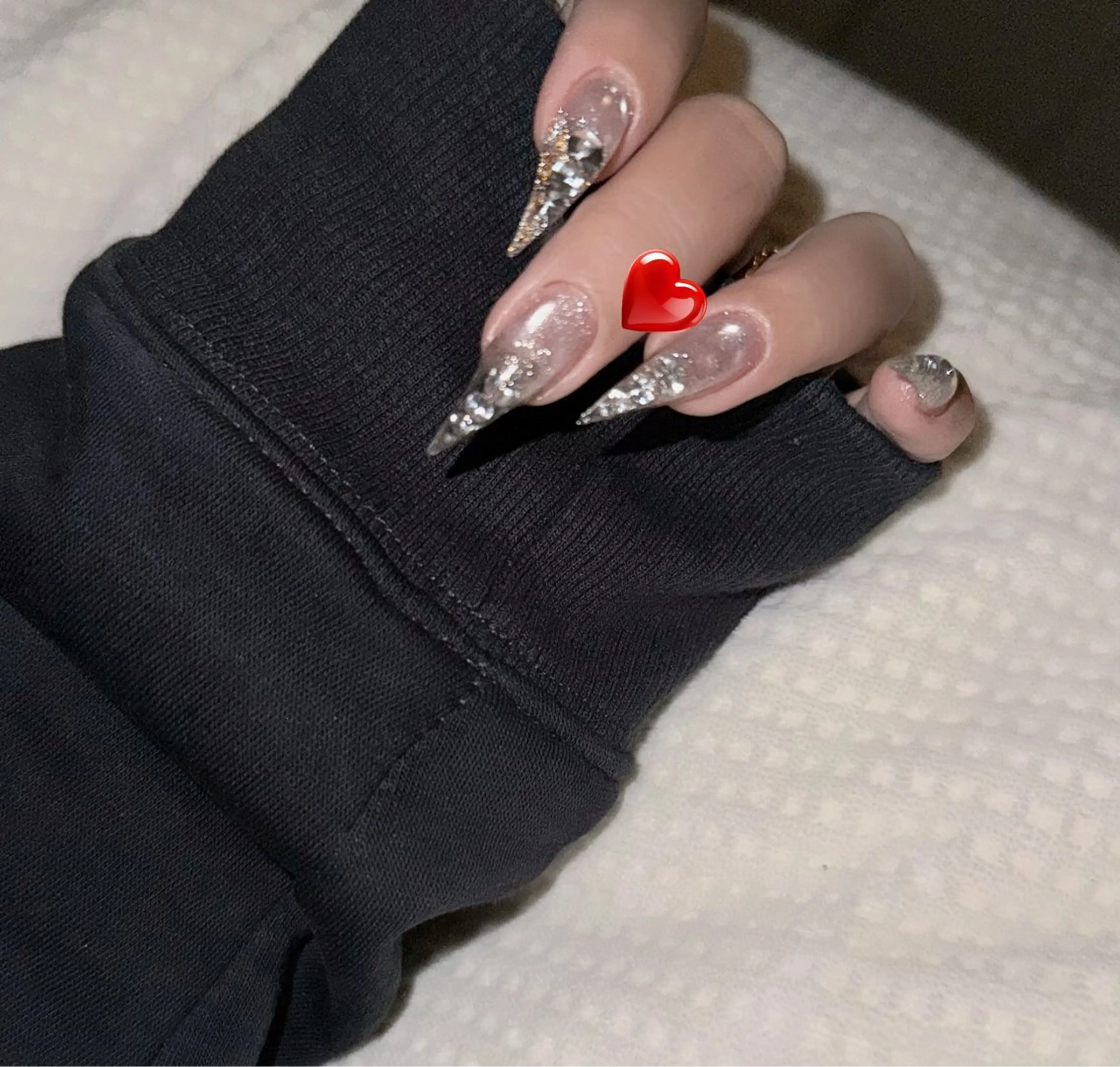 ネイル キラキラネイル Mia nail salon所属・浮中 美愛のネイルデザイン