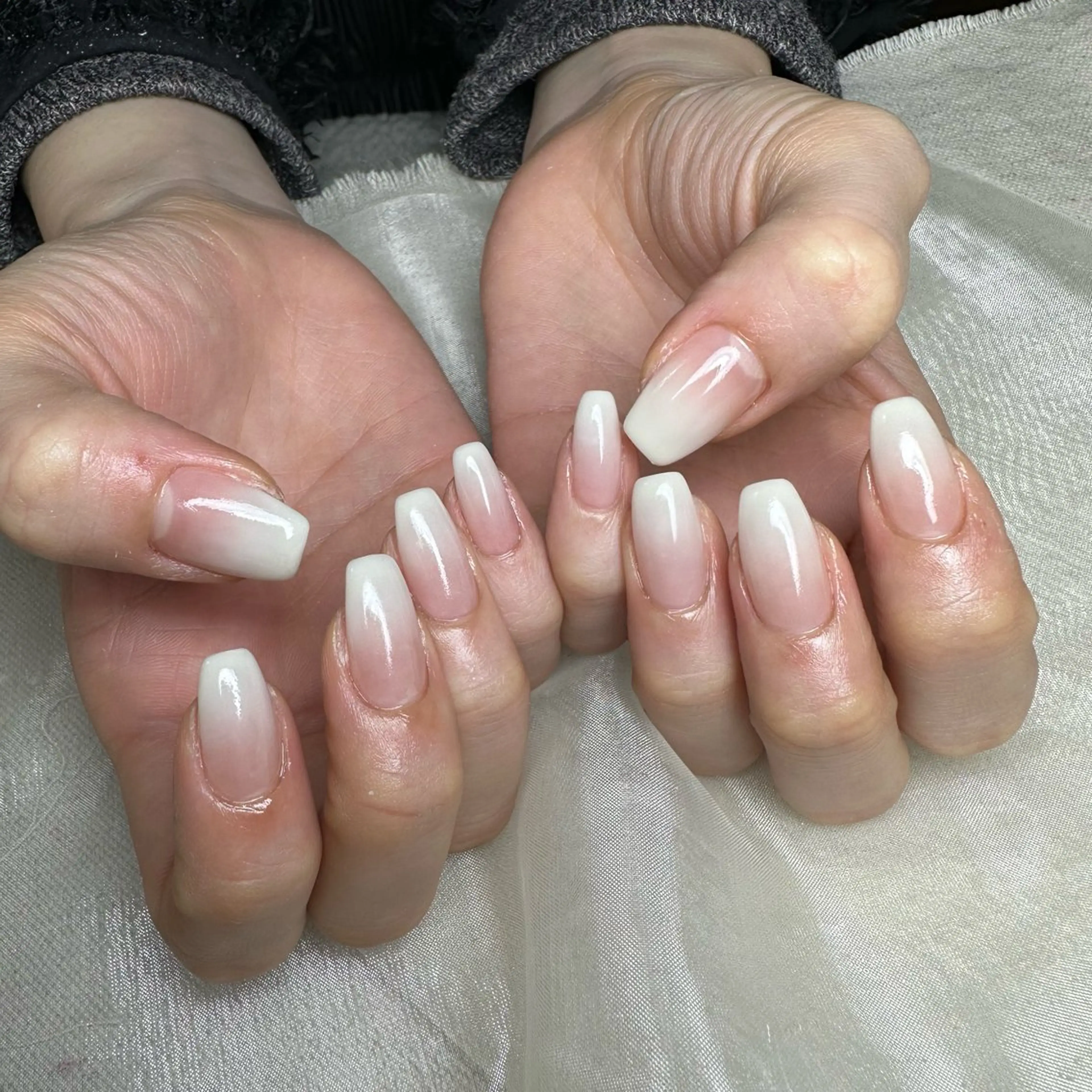 ネイル repos~ルポ~所属・里見 麗のネイルデザイン