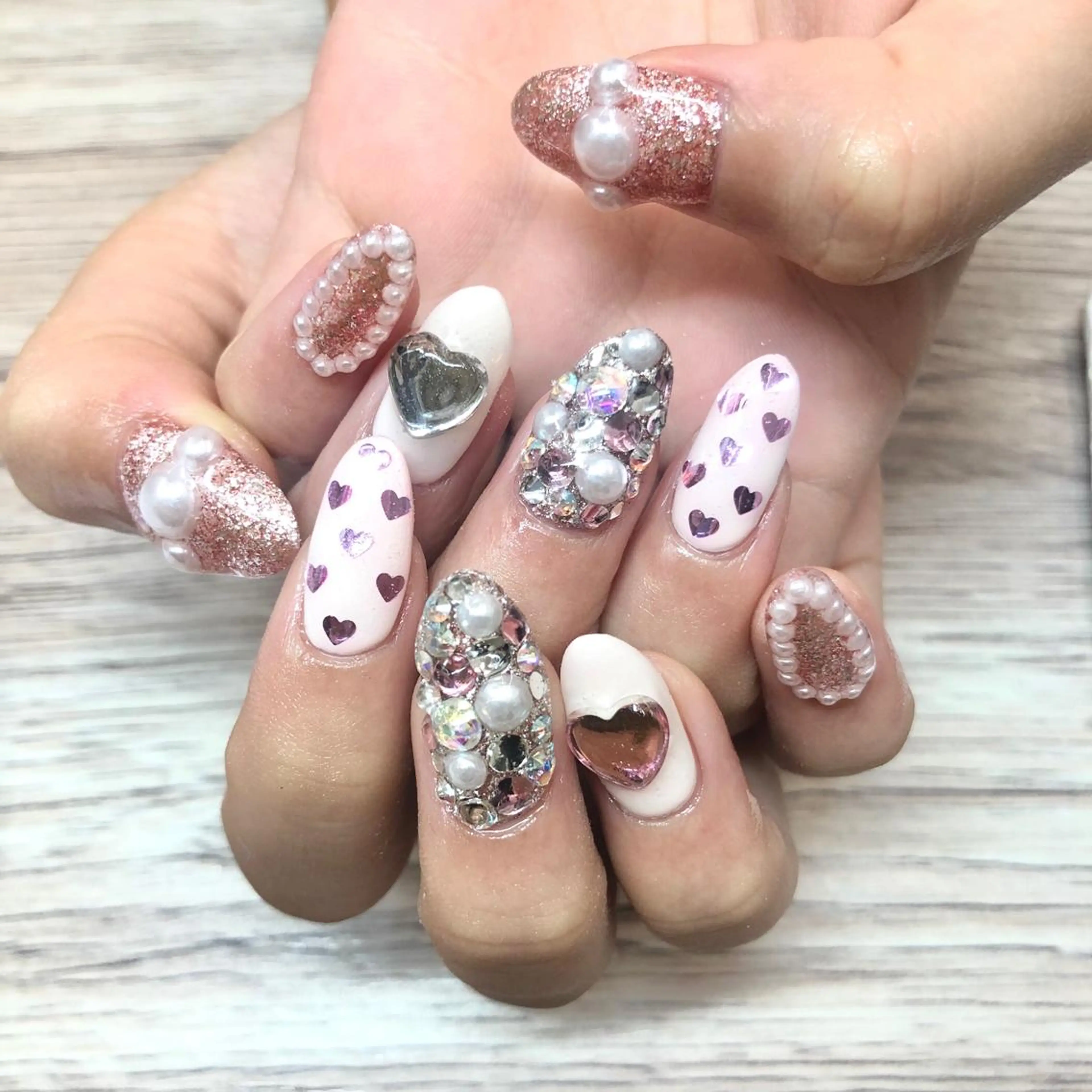 ネイル ハート キラキラネイル 🎀AYAKO 🎀中韓ネイルのネイルデザイン