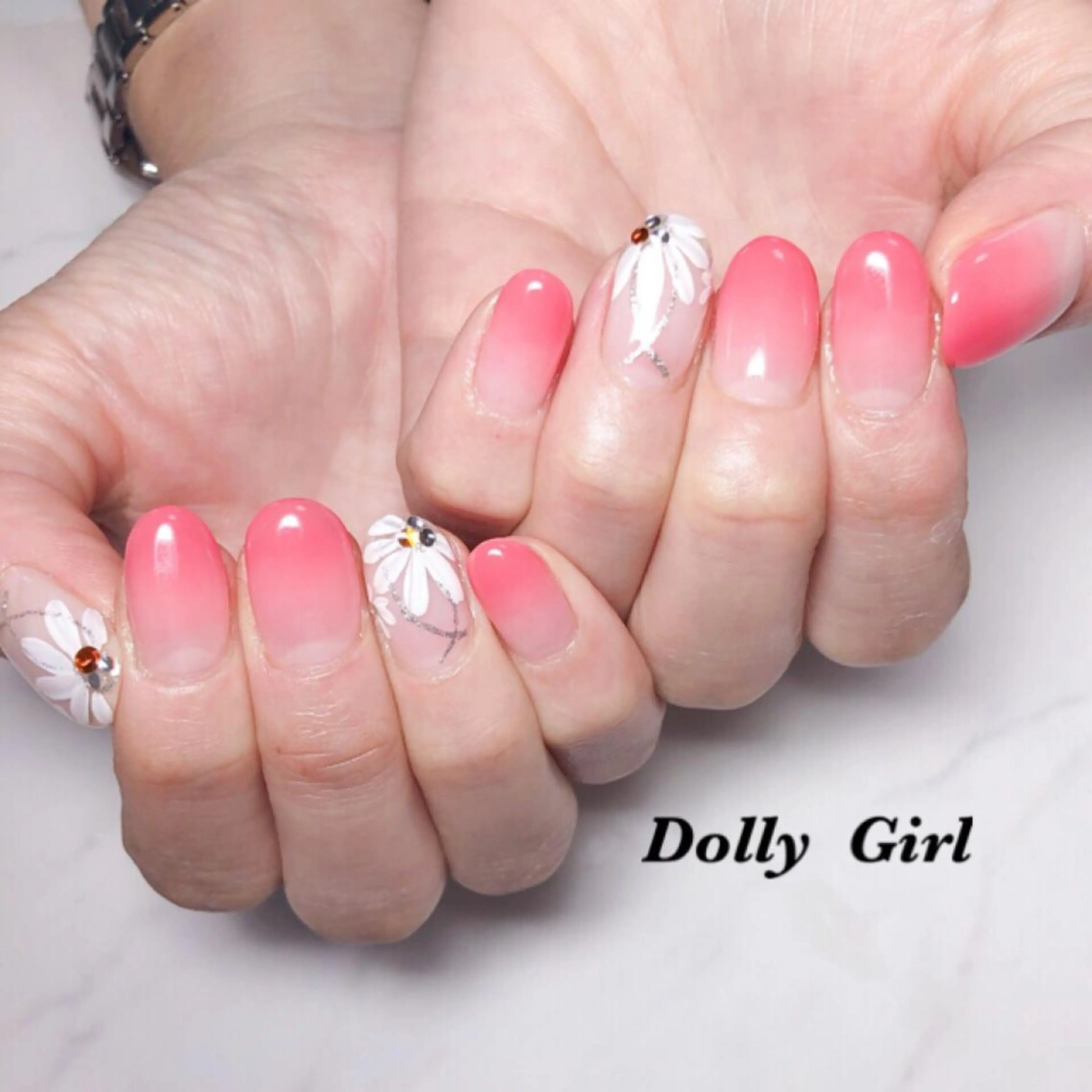 ネイル 個室ネイルサロンDolly Girl〜ドーリーガール〜所属・DollyGirl KYOKOのネイルデザイン