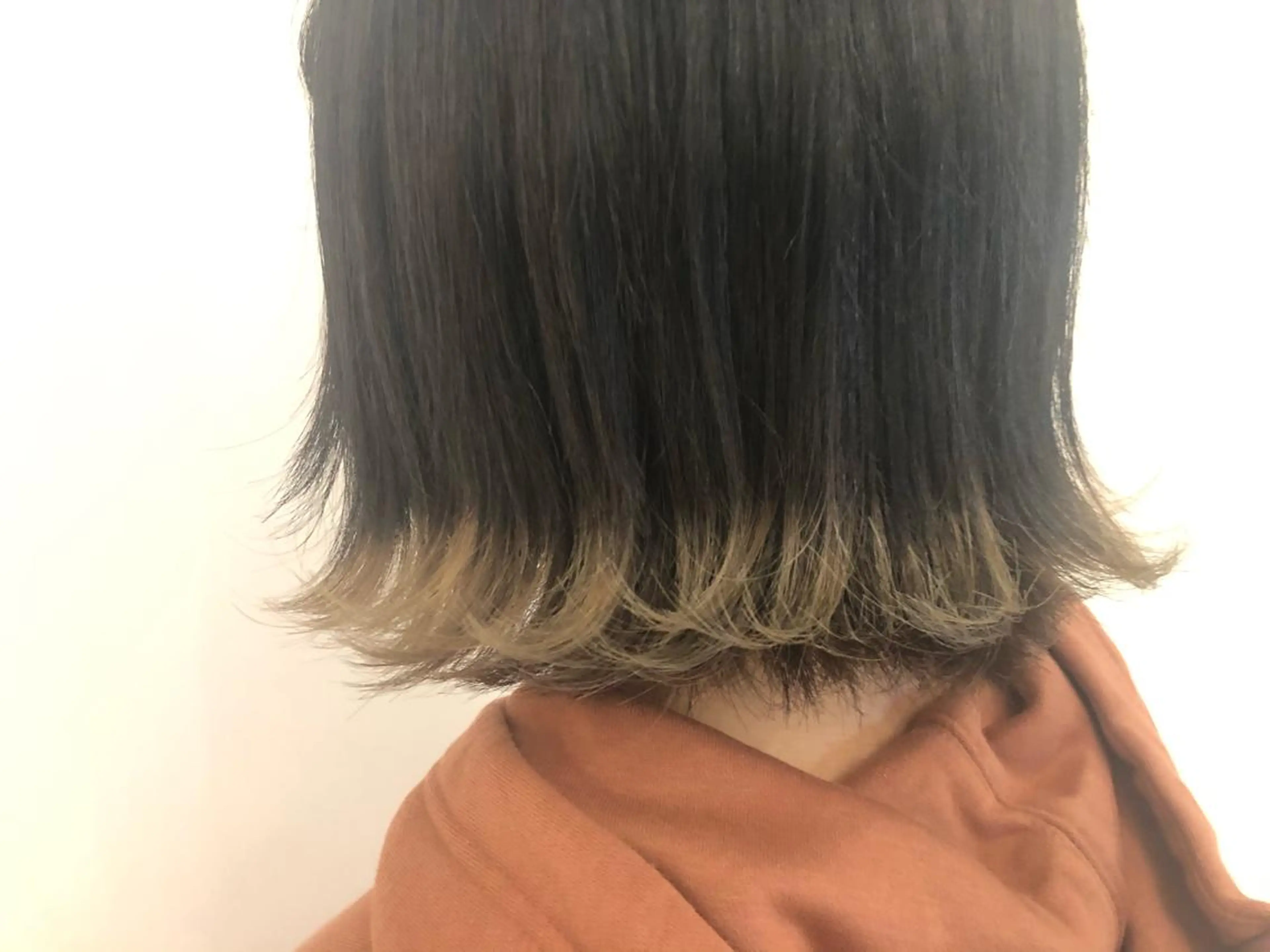 ミディアム カラー ベージュ指名No1 加賀詩織のヘアスタイル