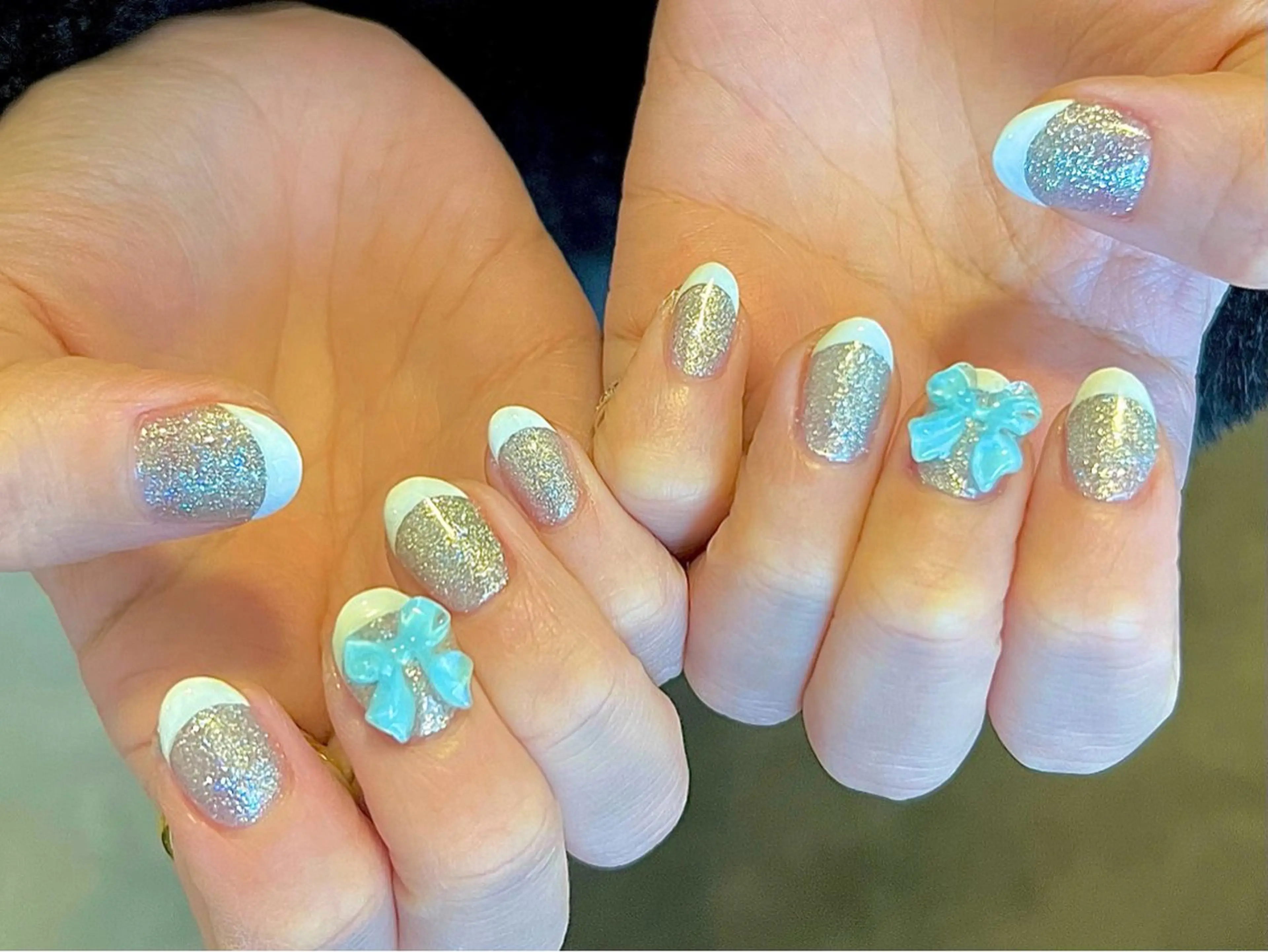 ネイル フレンチネイル ラメ(グリッター) ハンドネイル 🫧💜 Yoshizawaのネイルデザイン