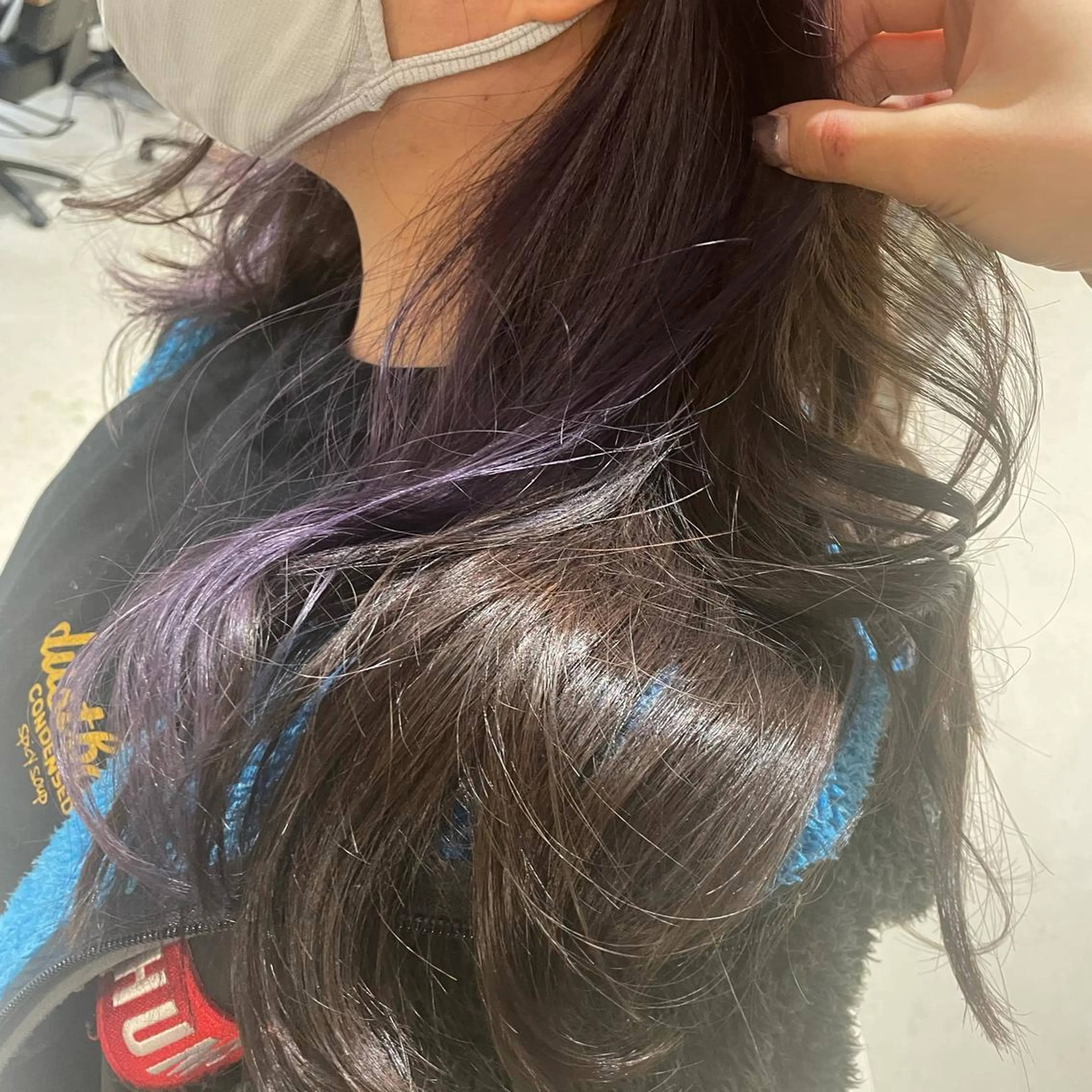 ロング カラー イヤリングカラー カット ヘアカラー トリートメント 外山 実咲のヘアスタイル