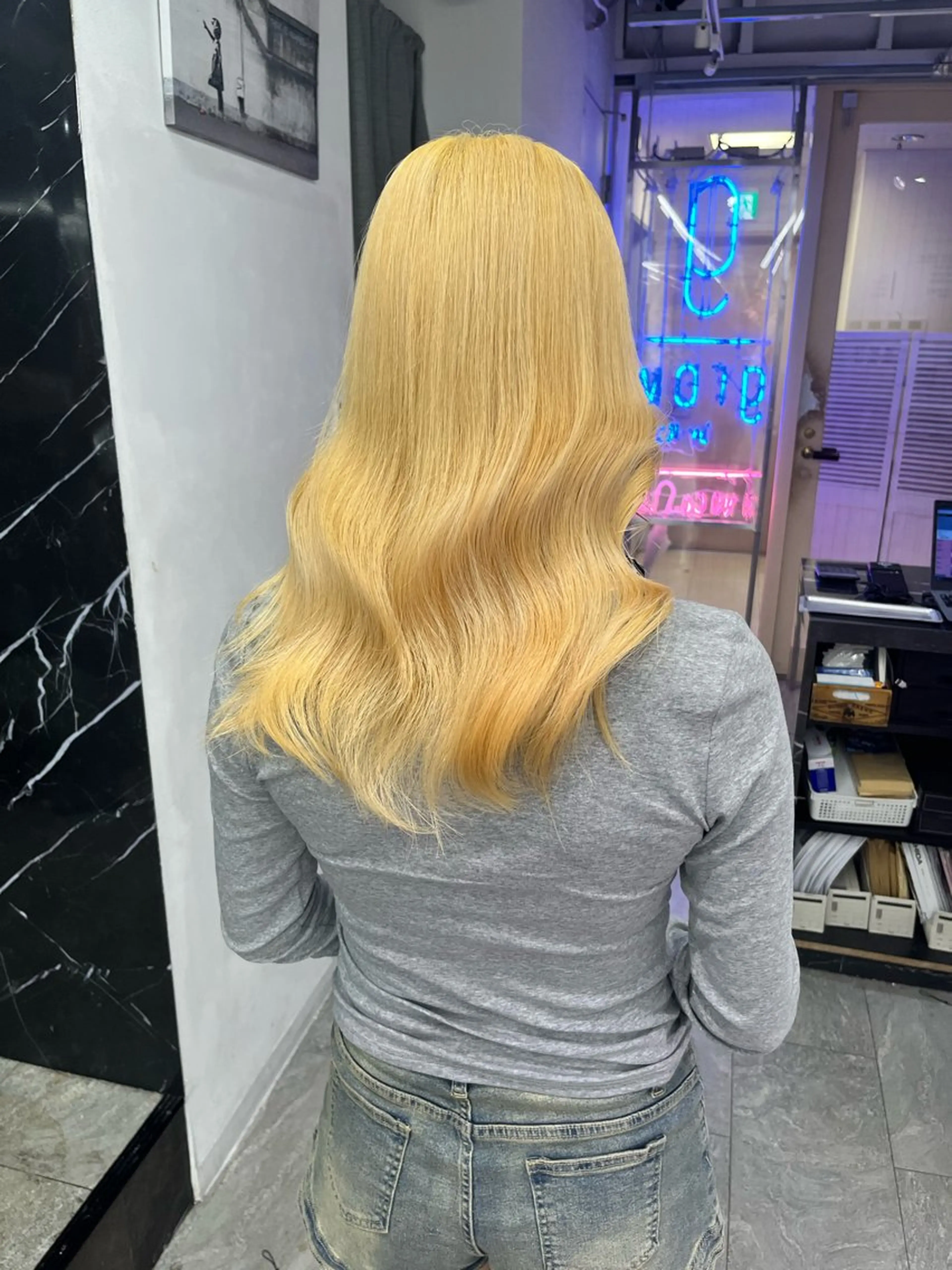 ミディアム 🌈ハイトーン/ ワタル🌈のヘアスタイル