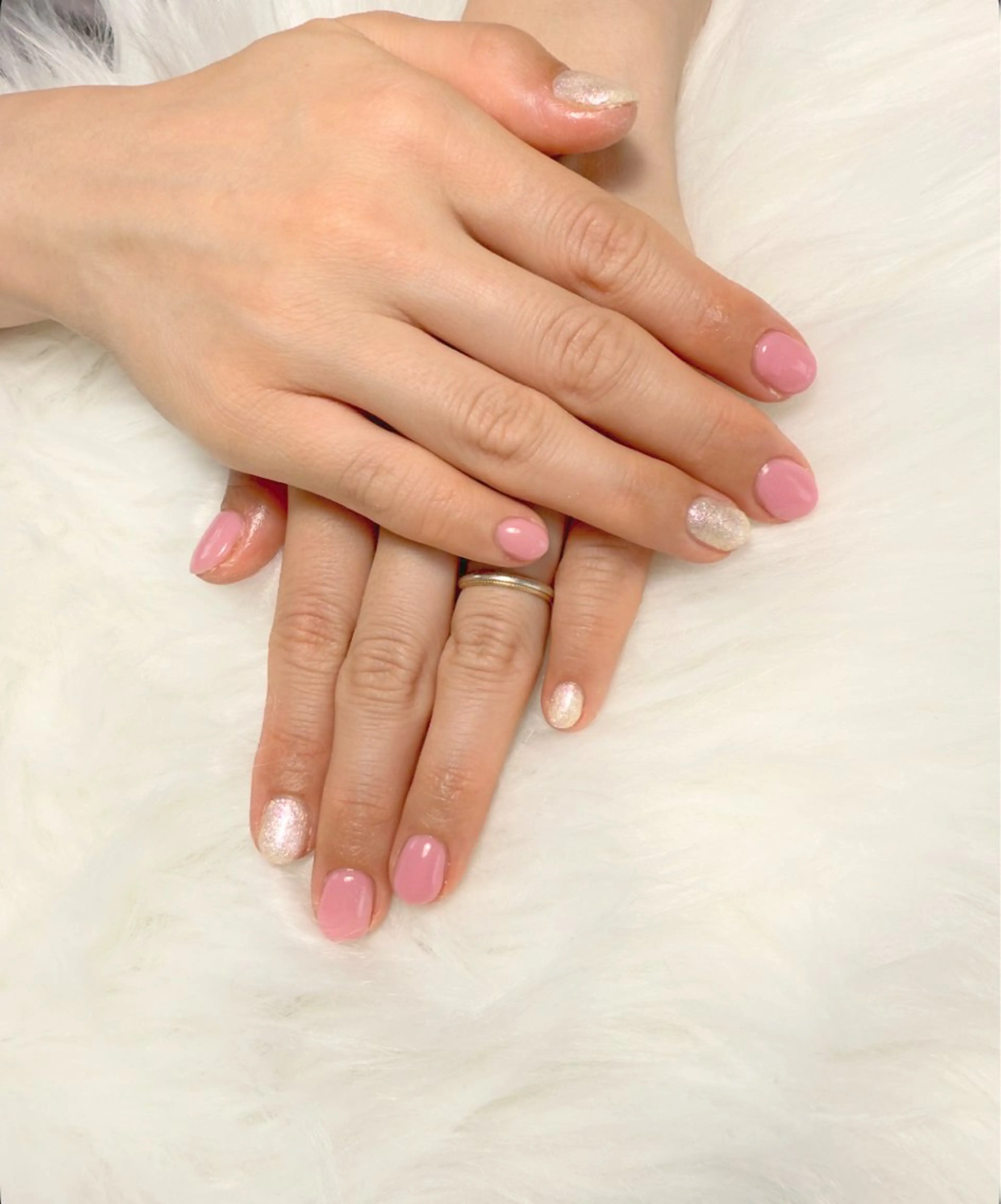 ネイル ラメ(グリッター) ピンク シンプルネイル ホワイト Liz はるなのネイルデザイン