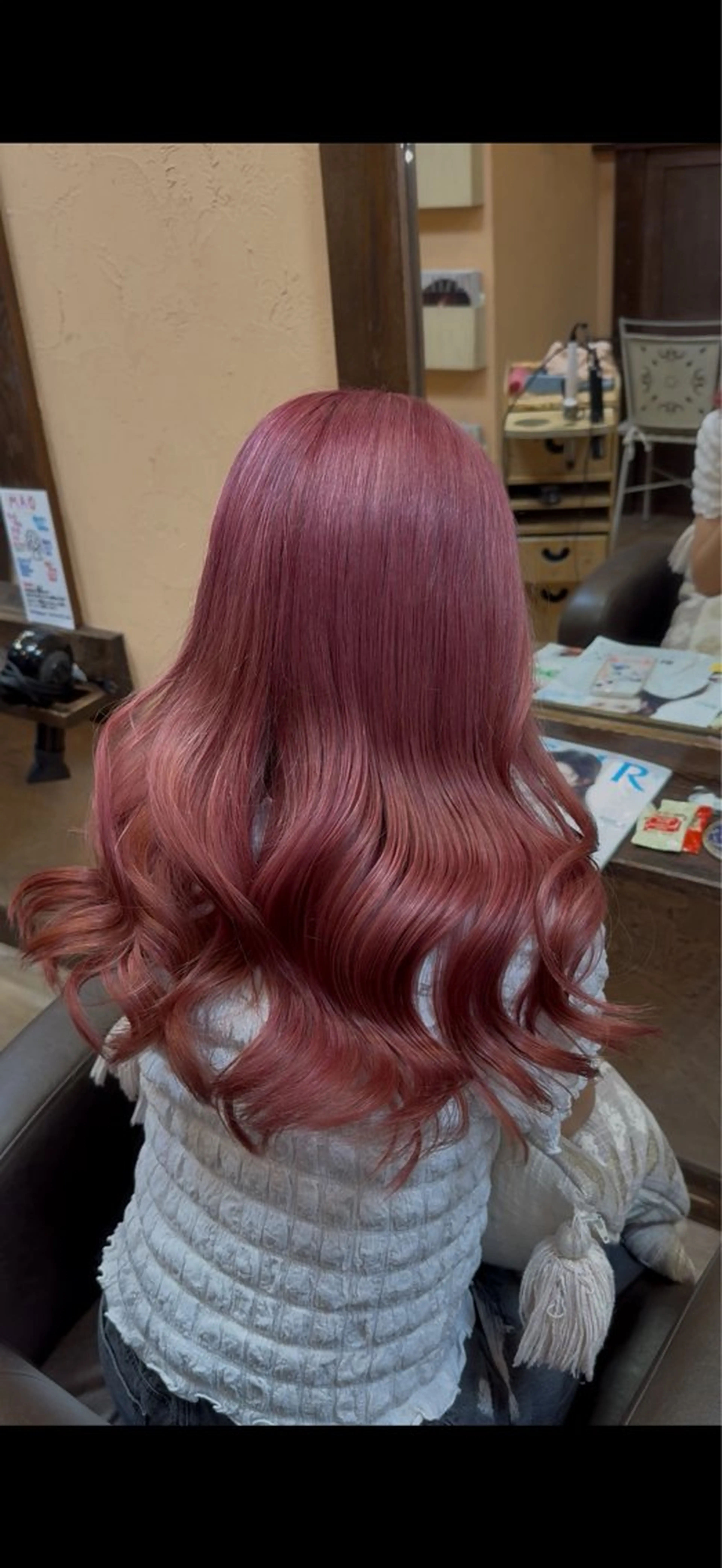 ロング ヘアカラー かのブリーチカラー 🎧⛓️🩶のヘアスタイル