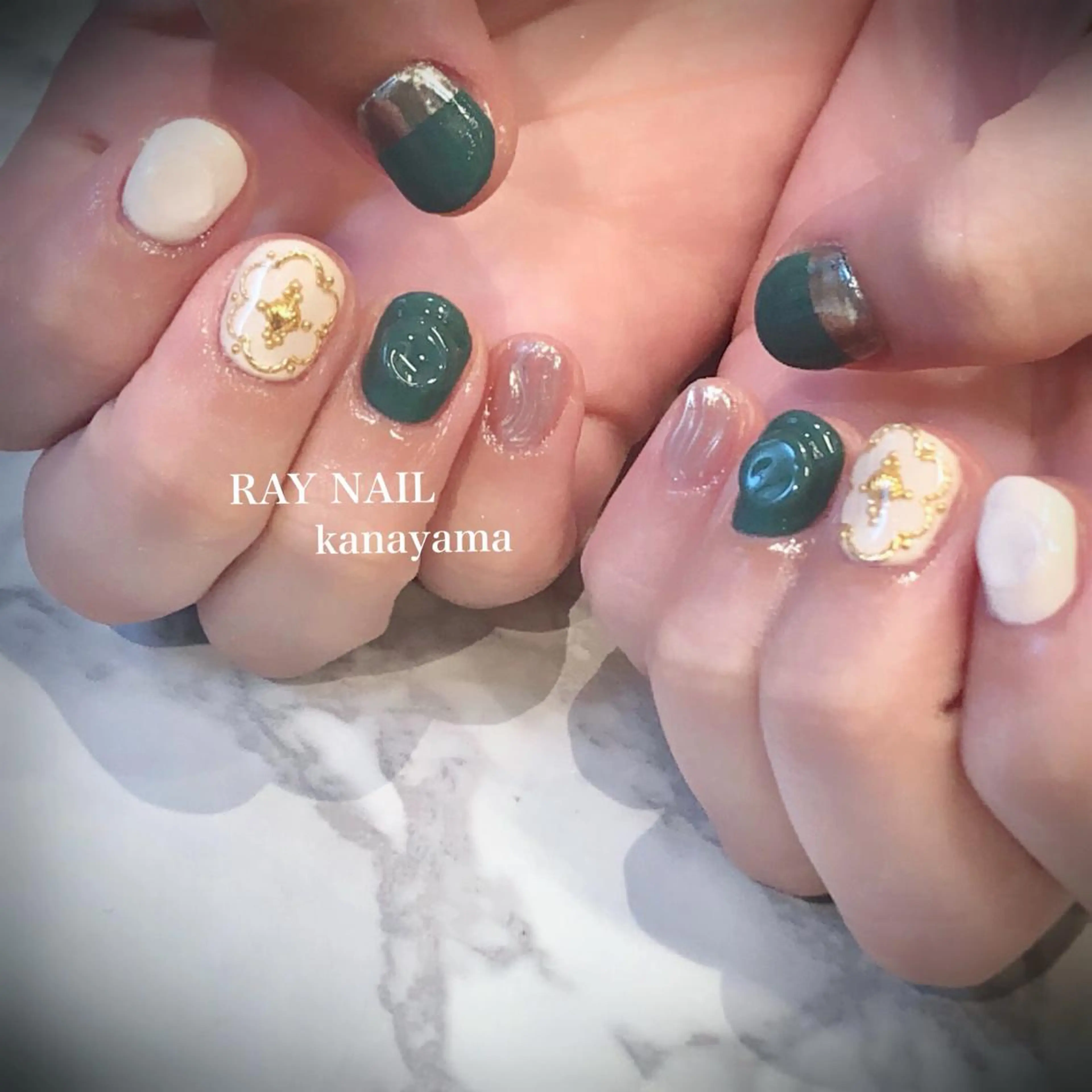 ネイル グリーン ショートネイル Arowa 伊田のネイルデザイン