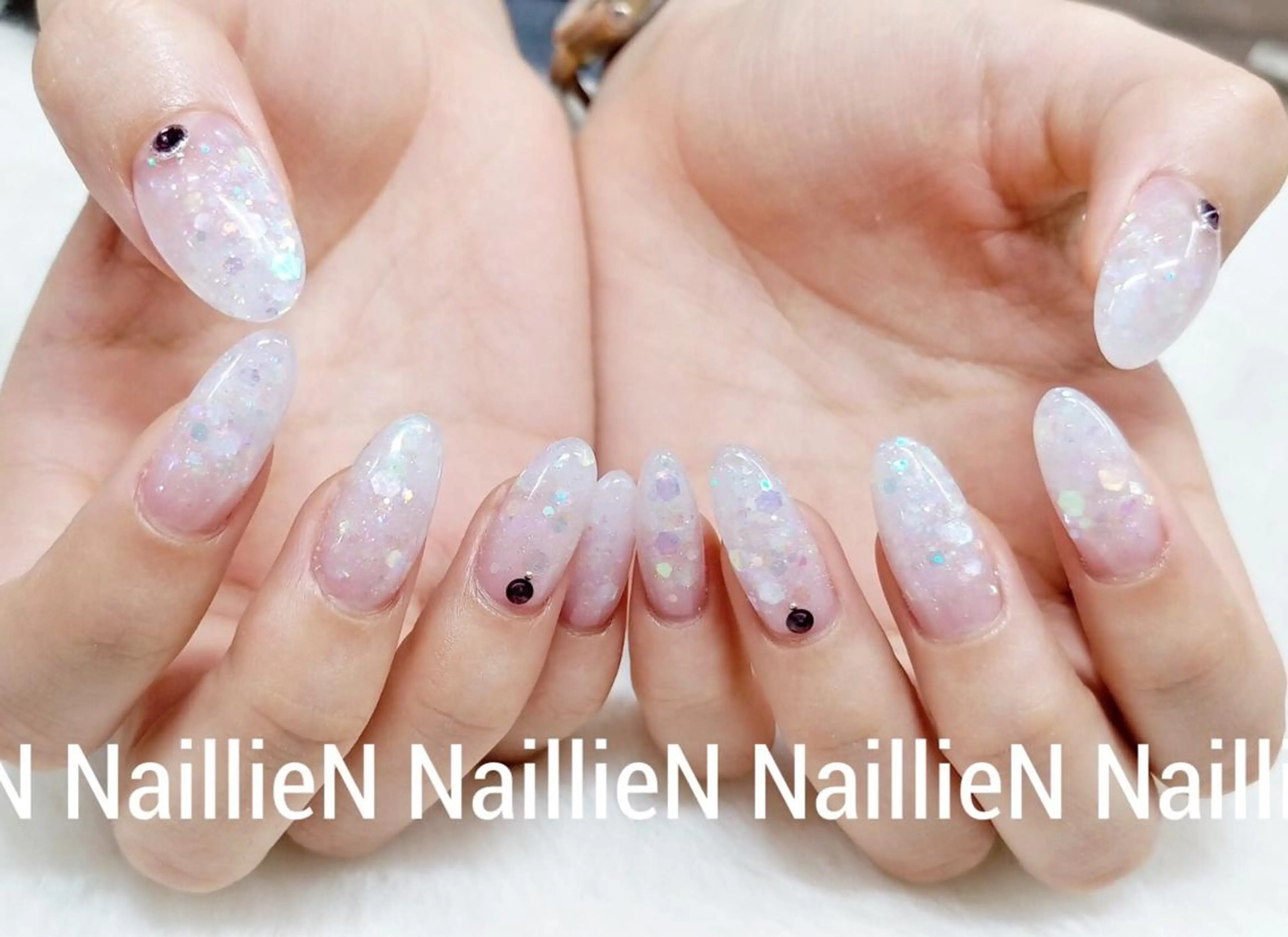 ネイル ストーンネイル Nail lieNのネイルデザイン