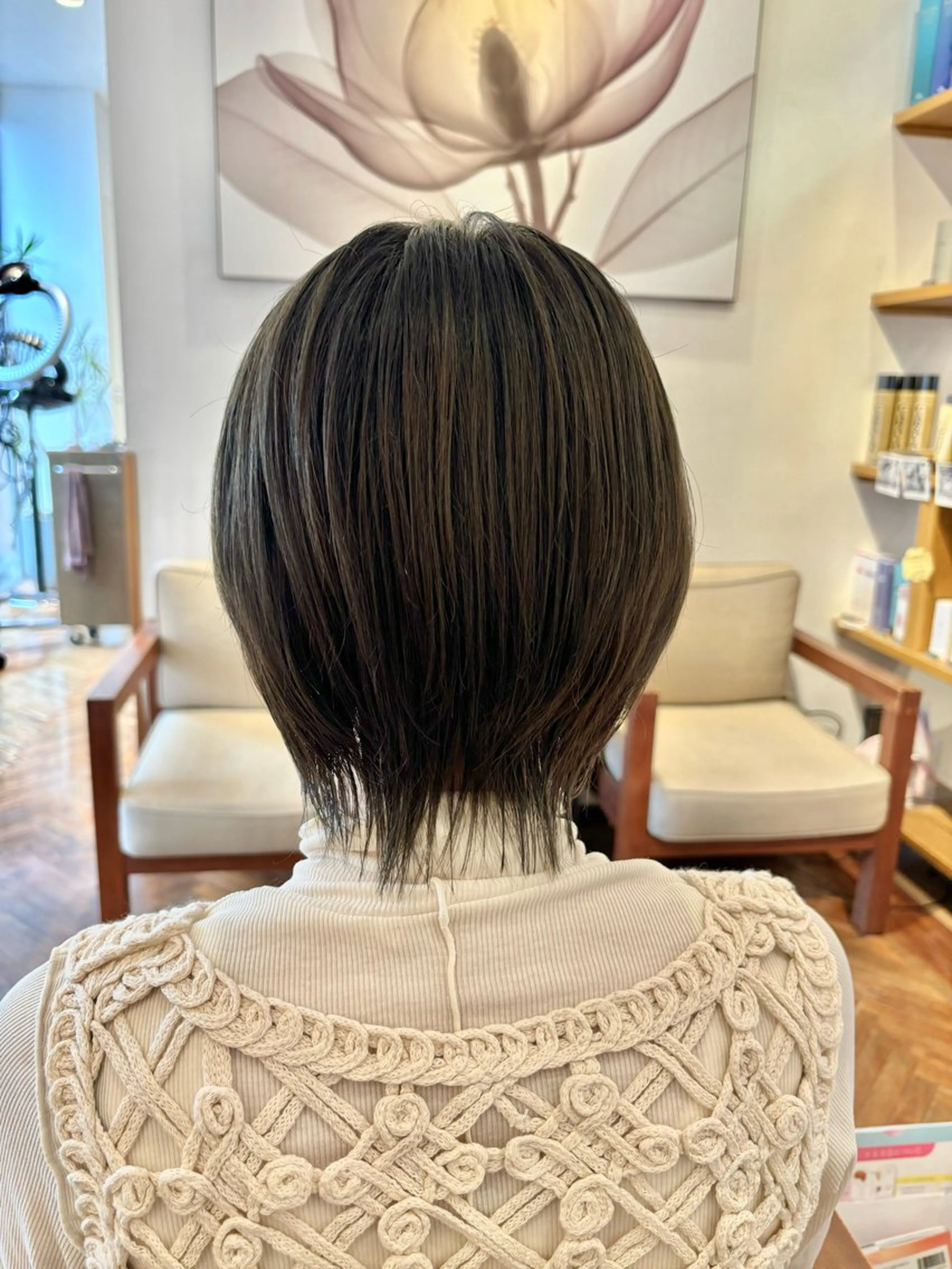 ミディアム カラー アッシュ アッシュグレー ブリーチ イヤリングカラー イルミナカラー カット ヘアカラー 秋山知穂🌸縮毛矯正 ショートお任せ🌸のヘアスタイル