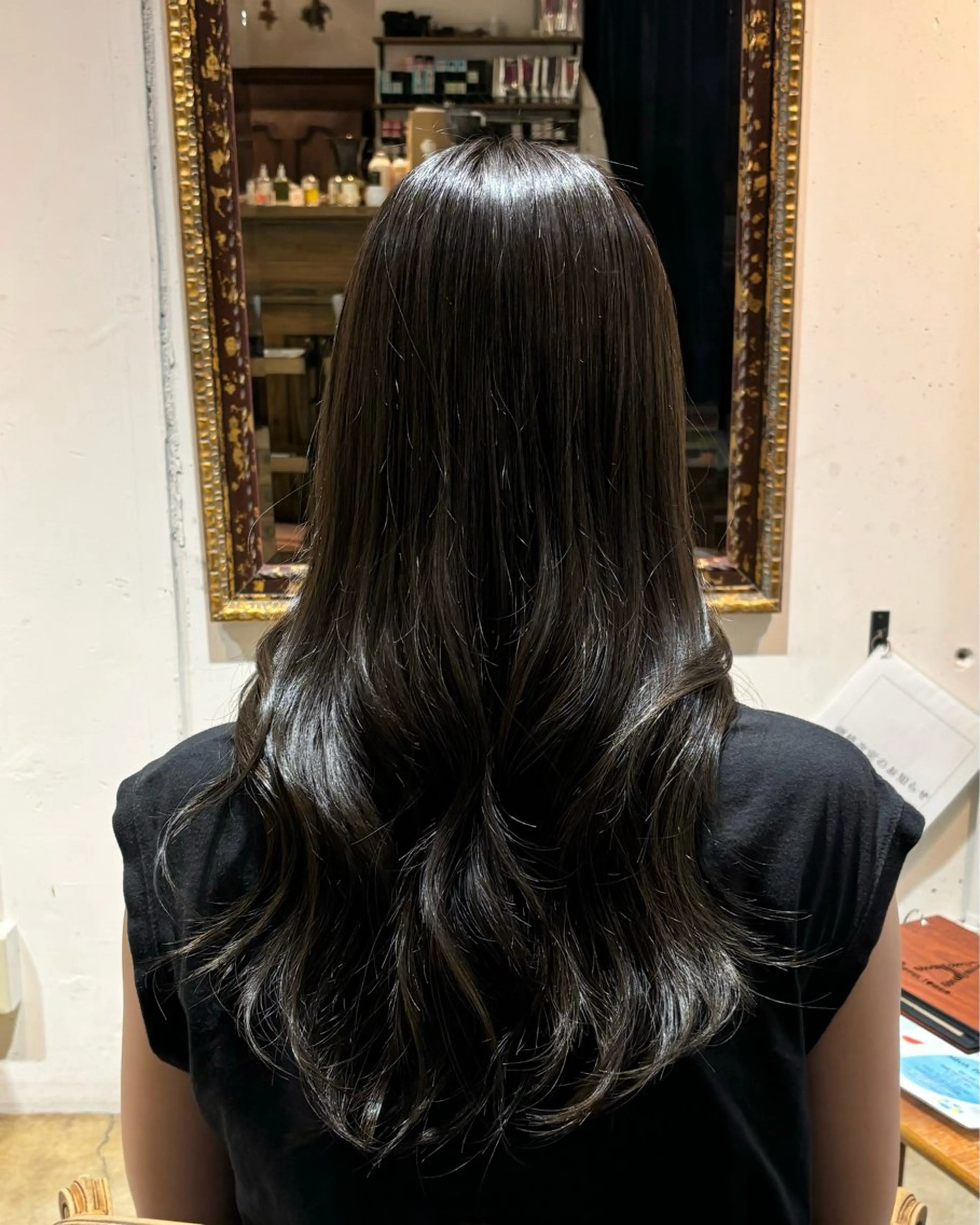 ロング カラー グレージュ オリーブグレージュ オリーブグレー Milial所属・松下 穂乃香のヘアスタイル