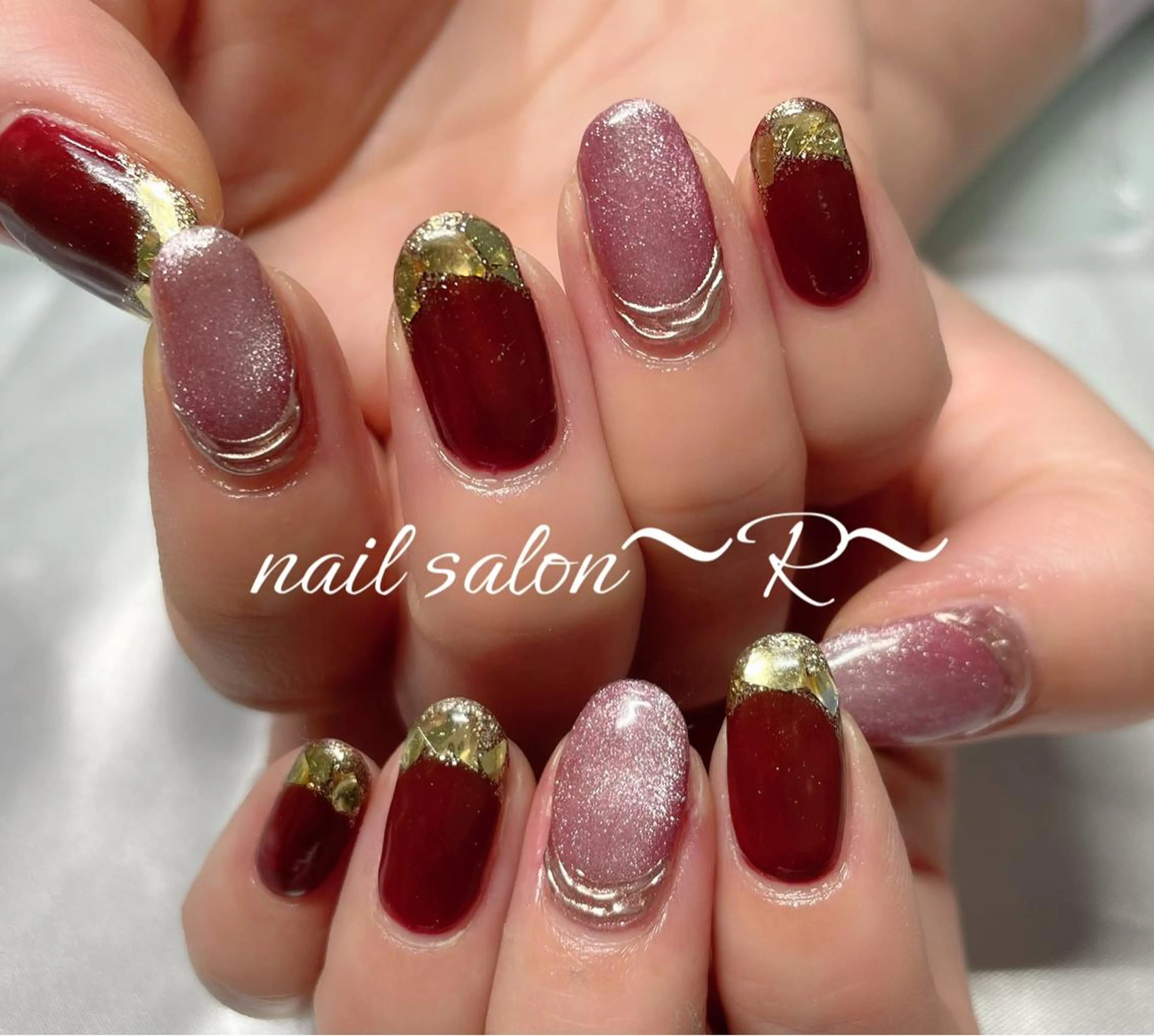 ネイル ボルドー キラキラネイル 持ち込み シンプルネイル ストーンネイル ハンドネイル 〜 R〜 プライベートサロンのネイルデザイン