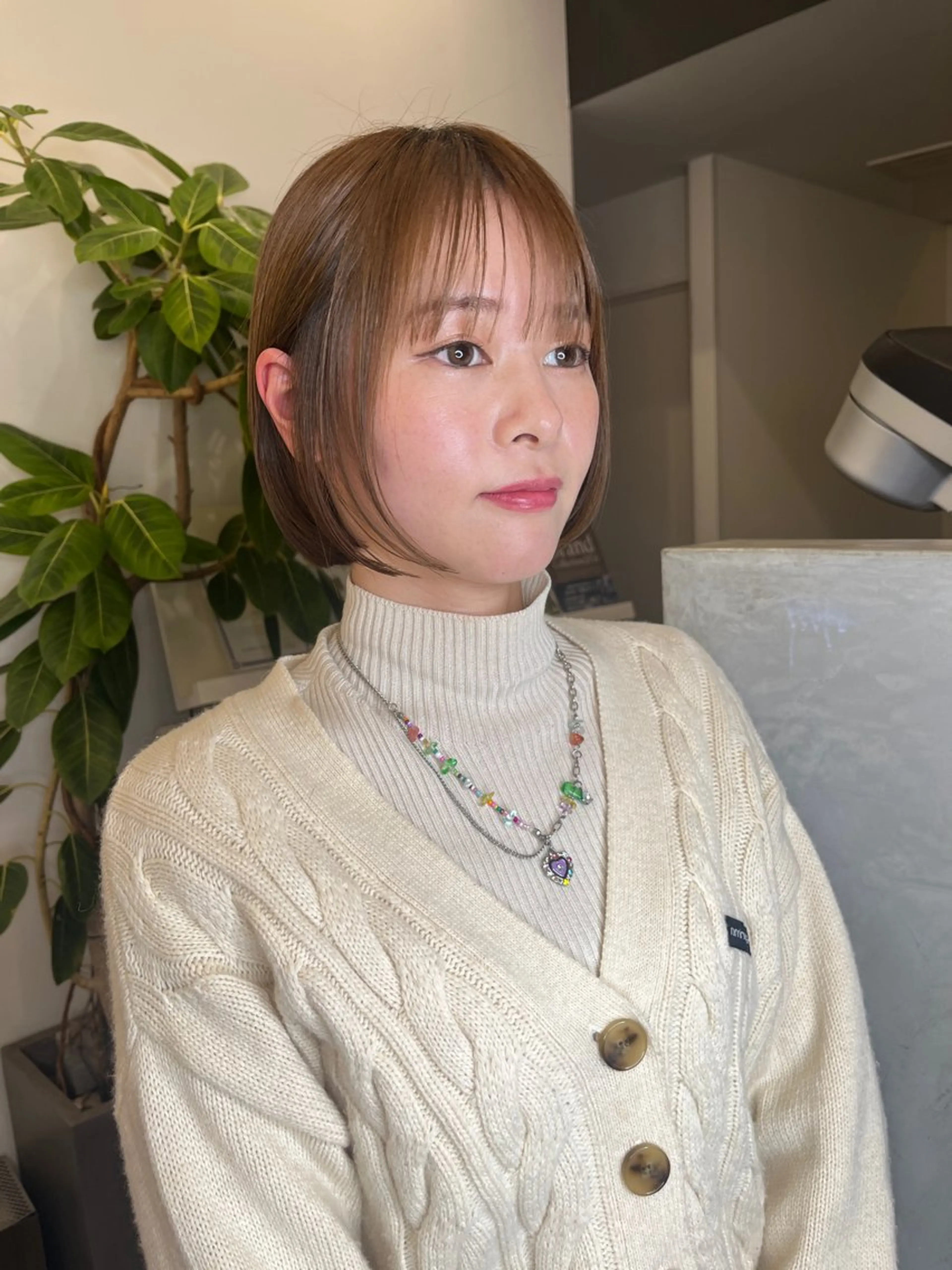 ショート LINE.ai所属・mei／周南 ／ぷつっと／レイヤーのヘアスタイル