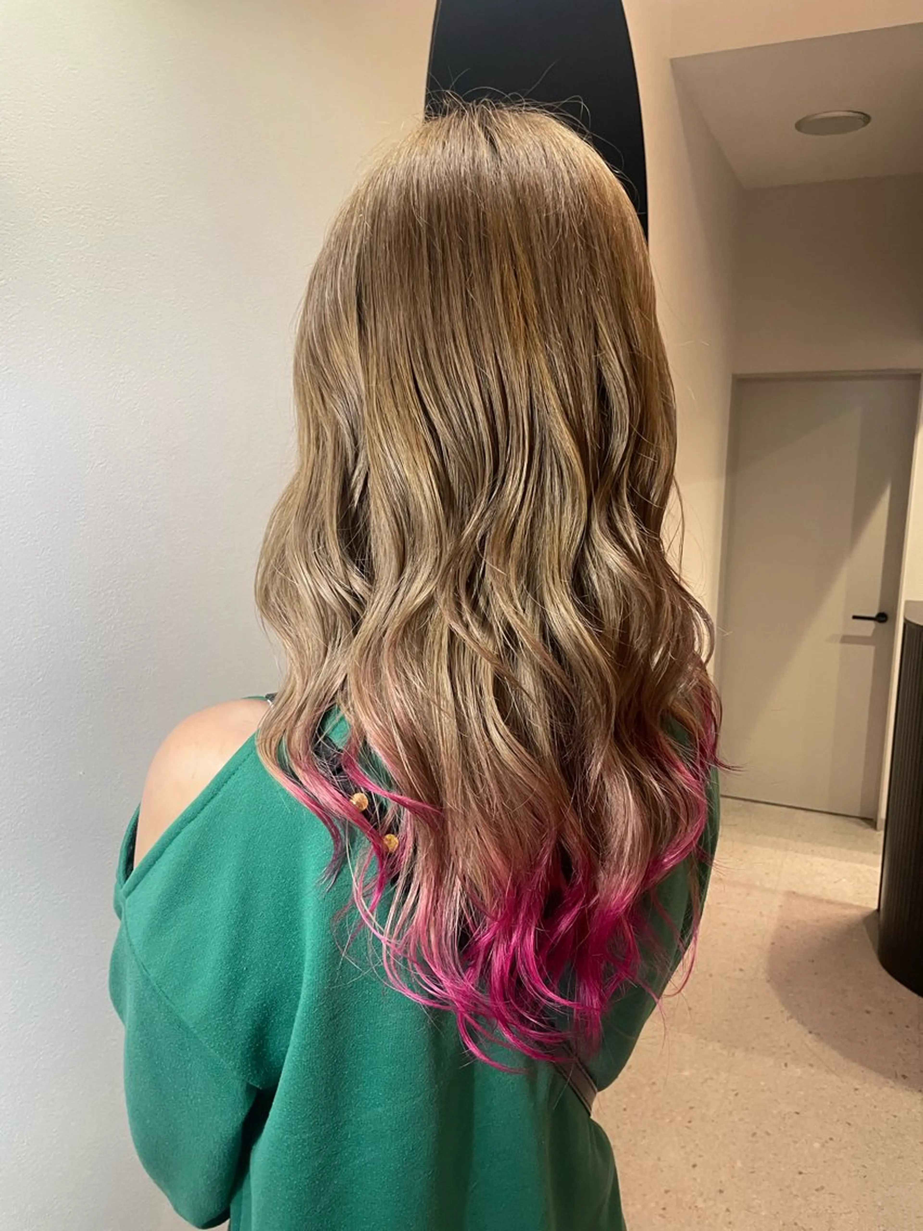 ロング カラー ピンクカラー 宇野 颯太のヘアスタイル