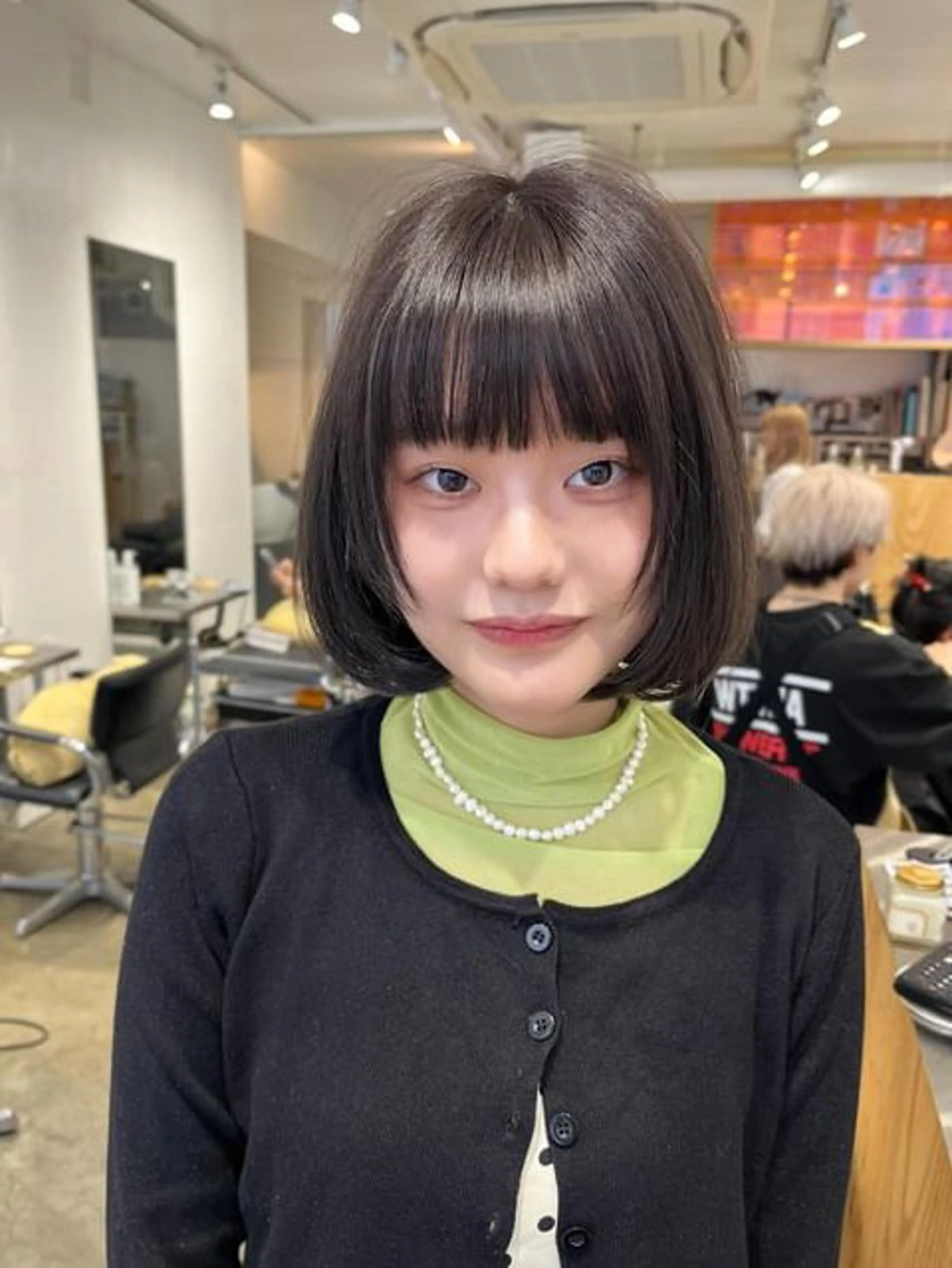 セミロング カラー ダークグレー ダークグレージュ グレージュ ボブ 顔周りカット カット トリートメント ヘアセット SALOWIN新宿三丁目【サロウィン】所属・レイヤー🔶髪質改善 🔶透明感カラー青木のヘアスタイル