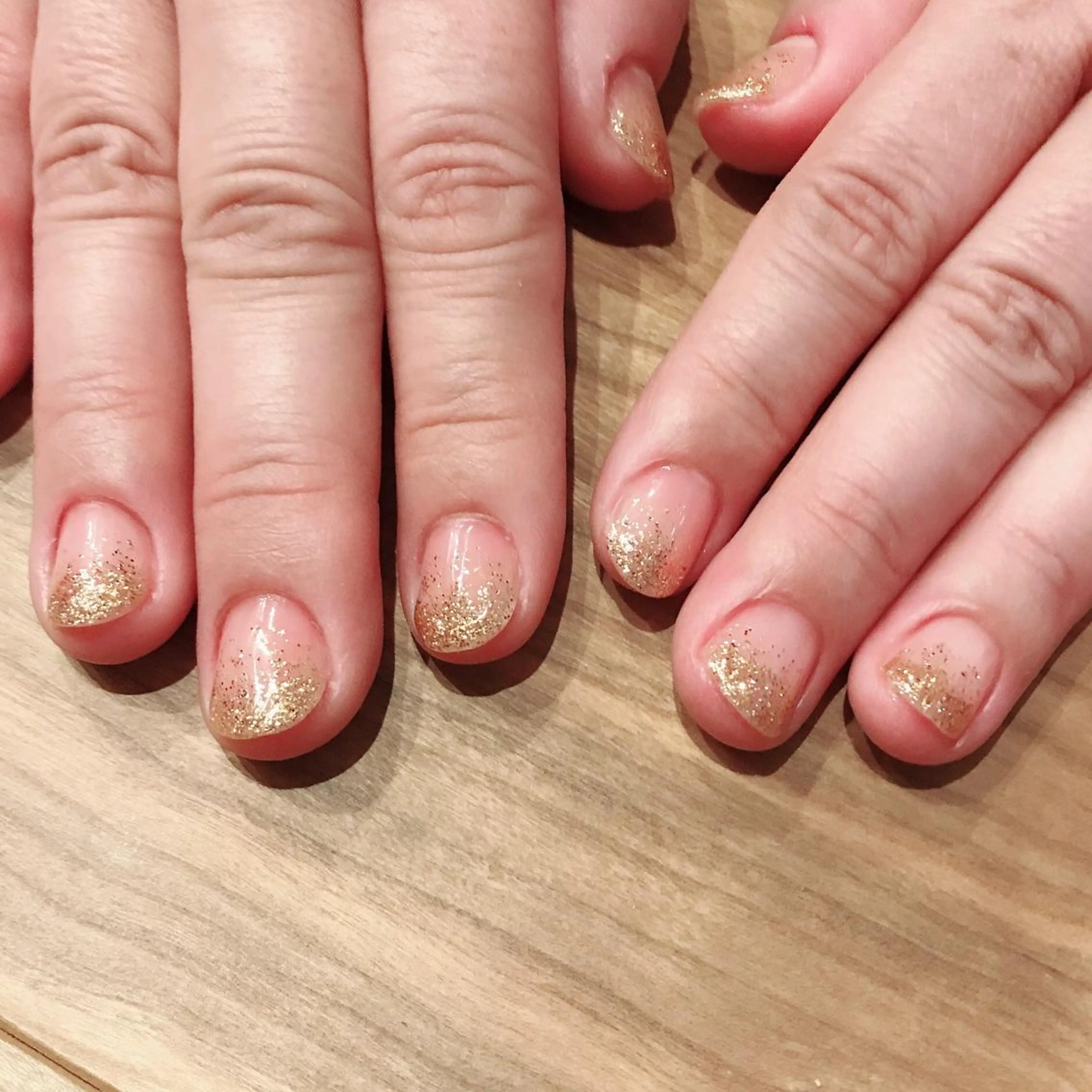 ネイル ゴールド グラデーション ラメ(グリッター) ラメグラデーション sereha nailのネイルデザイン