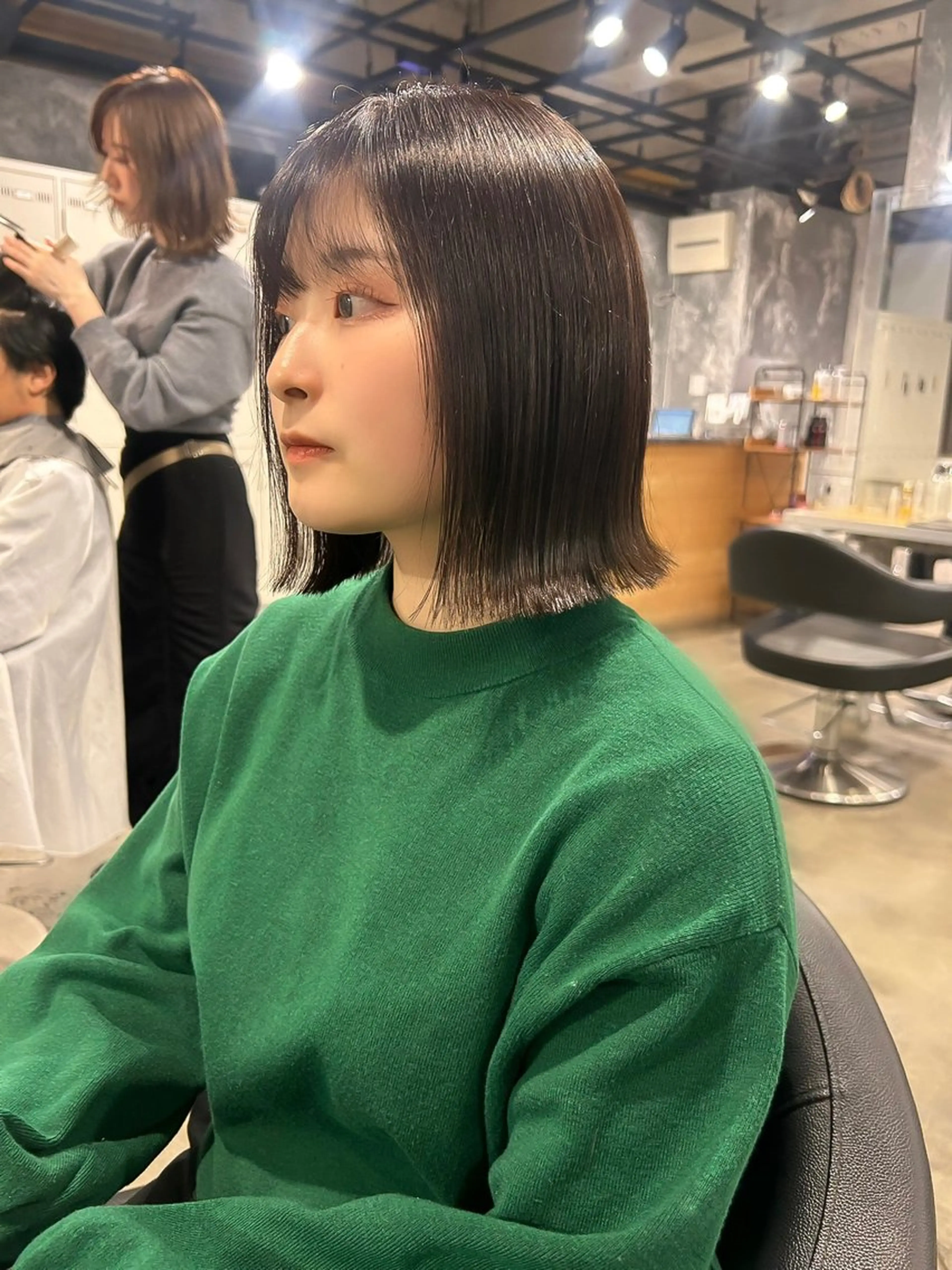 ショート カラー 切りっぱなしボブ ボブ 外ハネヘア 僕なら縮毛矯正してて もブリーチできますのヘアスタイル