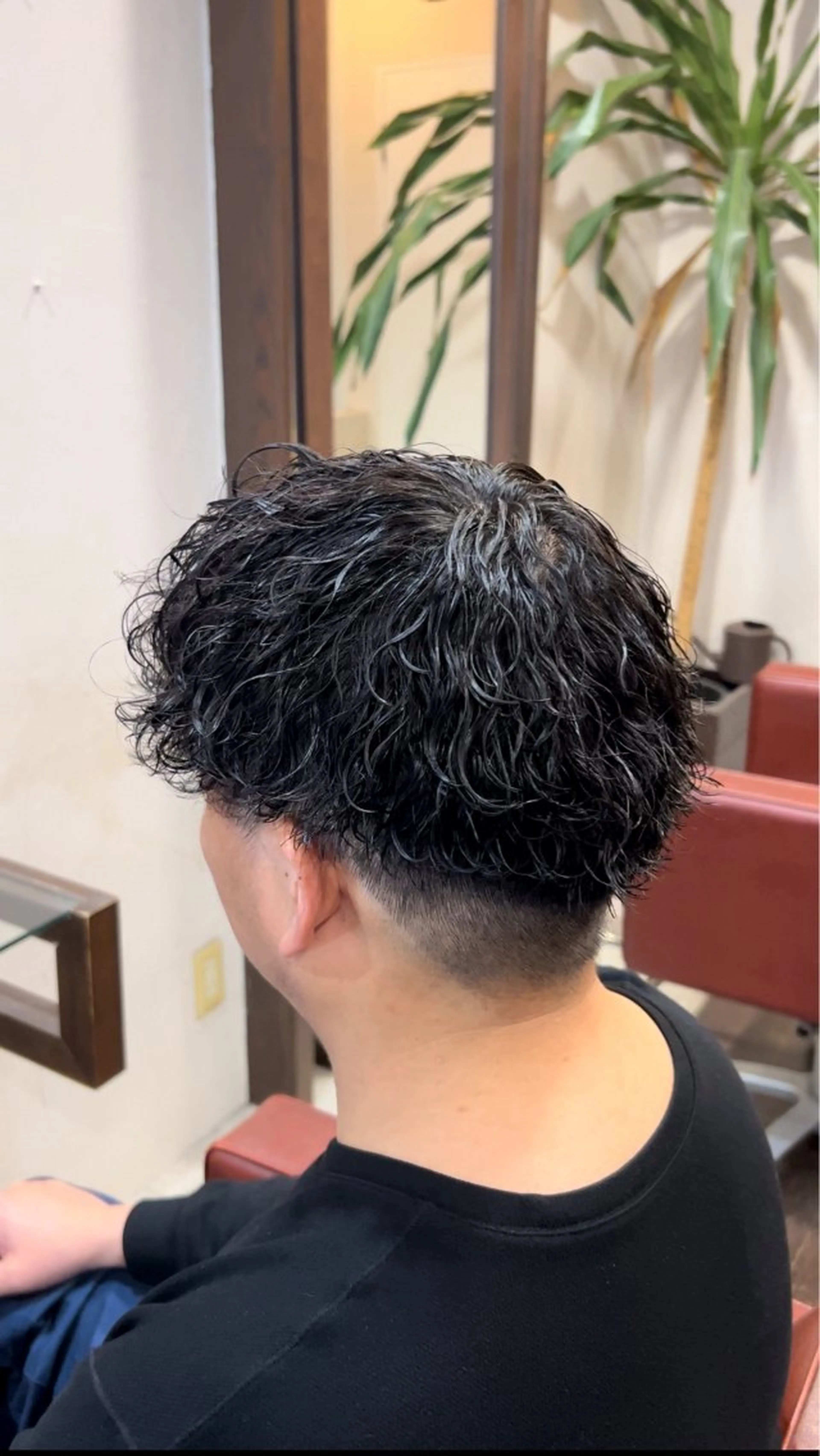 パーマ メンズ カット パーマ メンズ/Wカラー/ 波巻き/サーフカールのヘアスタイル