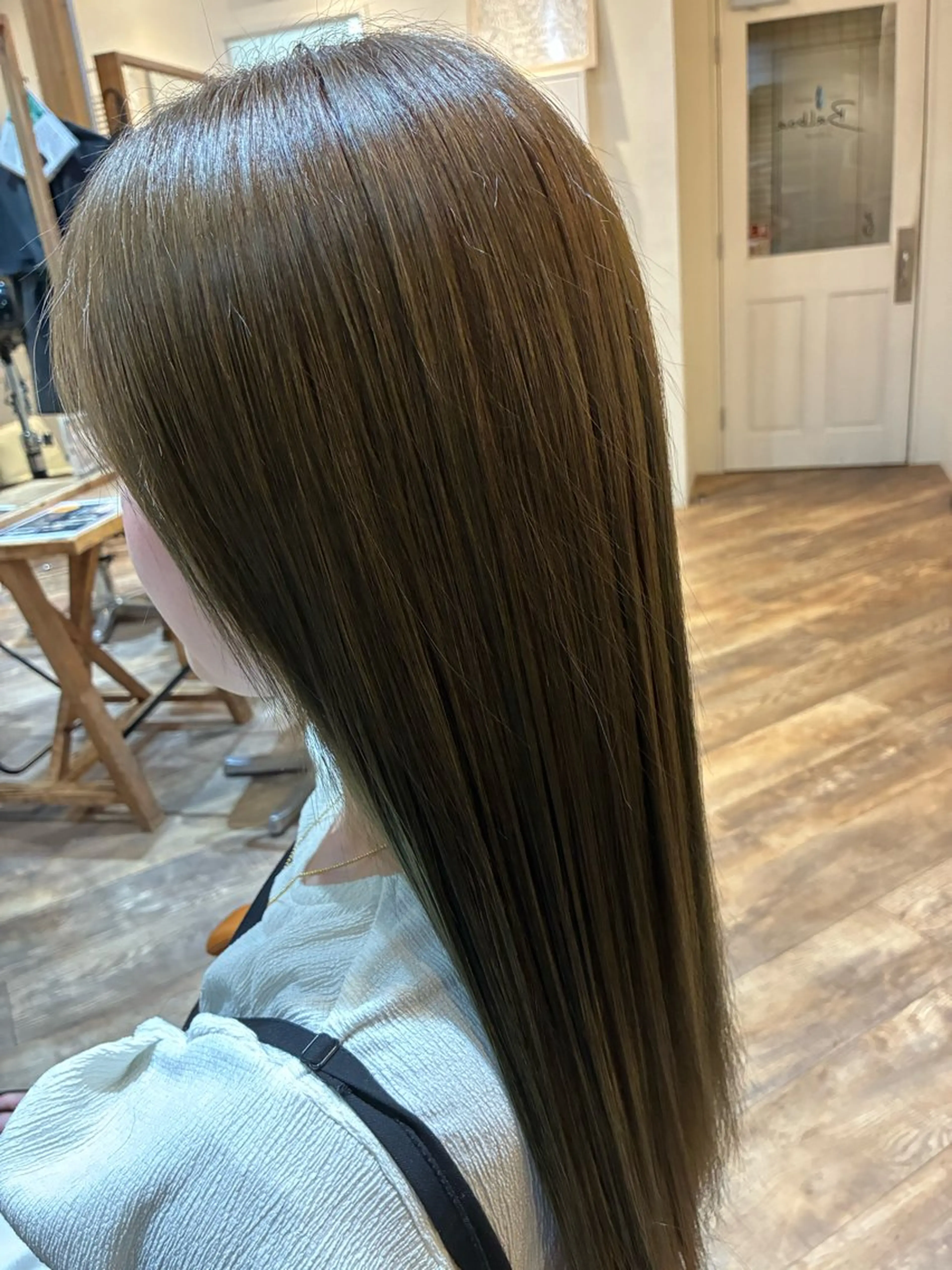 カラー 透明感カラー オリーブカラー Ito  のヘアスタイル