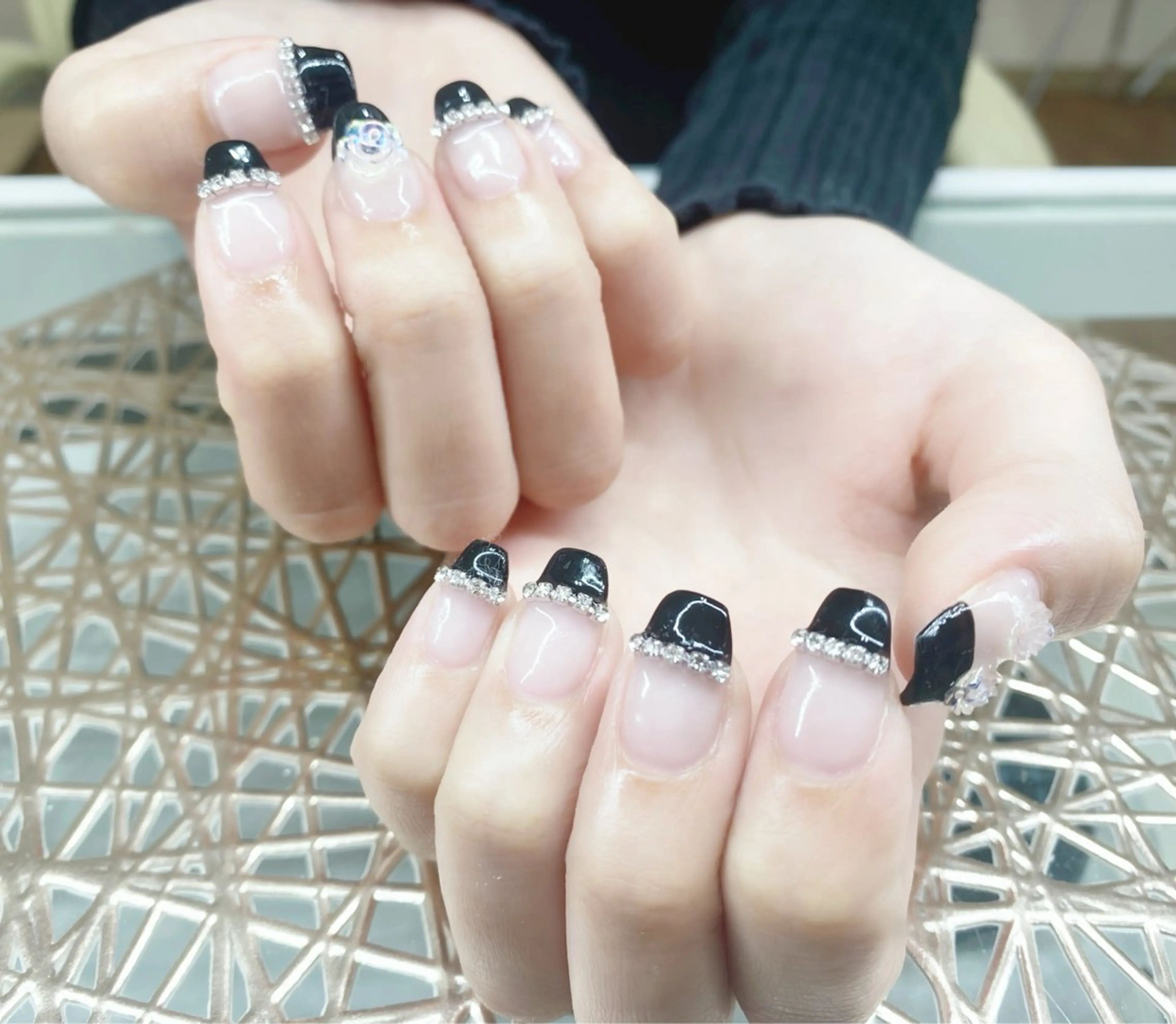 ネイル 韓国ネイル ストーンネイル ワンホンネイル ハンドネイル ネイルサロン nail_upのネイルデザイン