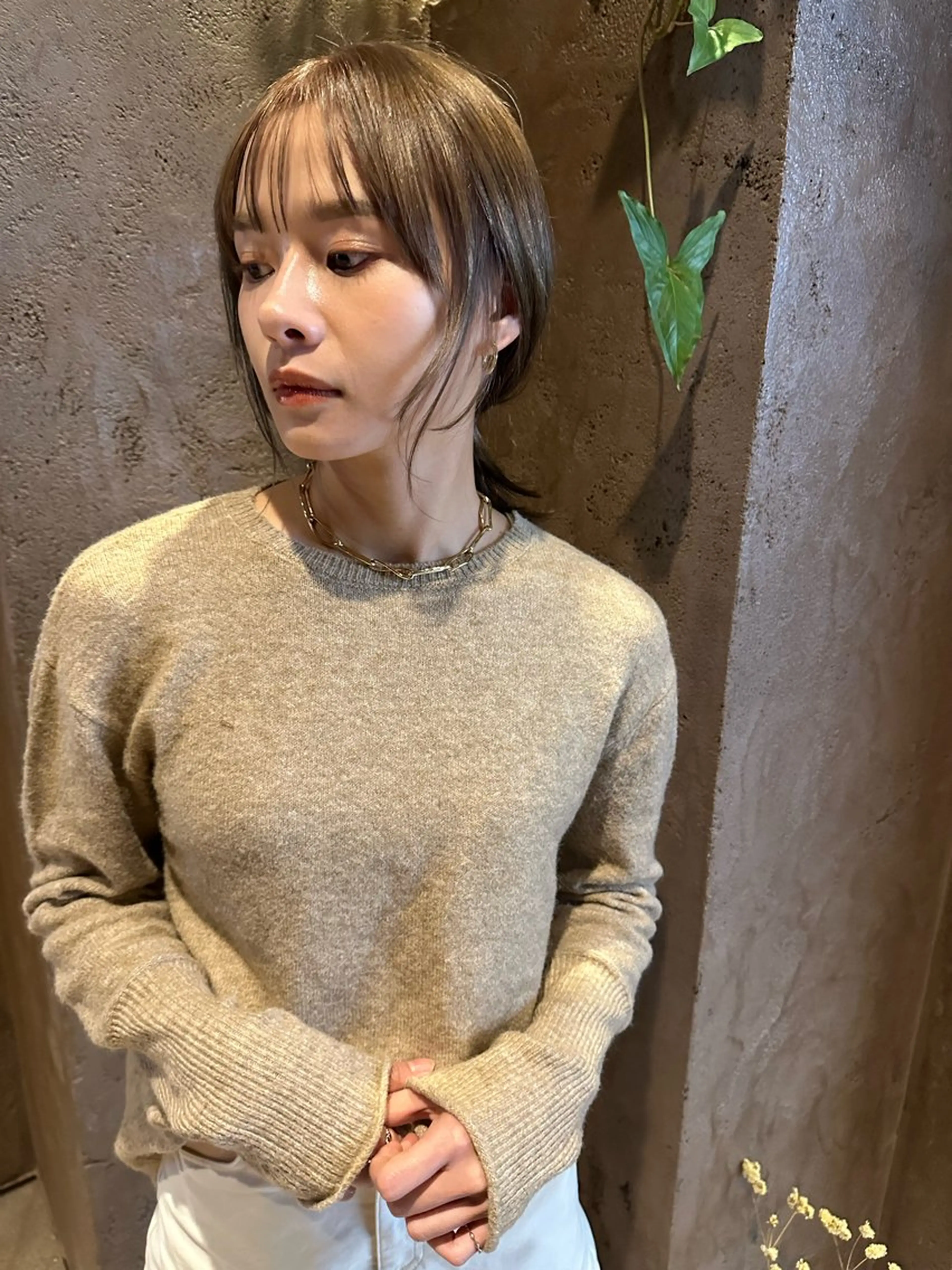 セミロング ヘアアレンジ KAORU オリーブカラーのヘアスタイル
