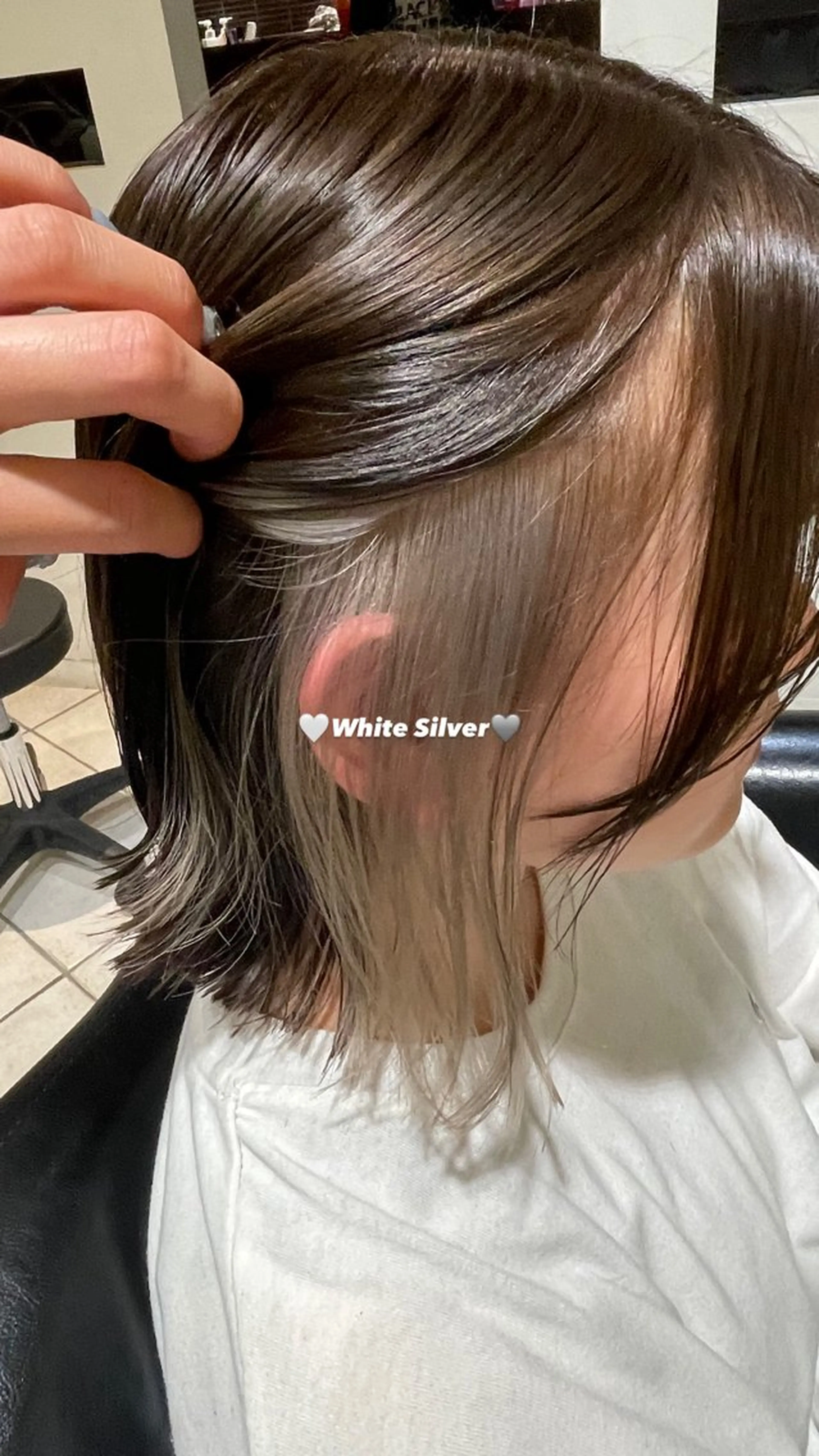 カラー ブリーチ イヤリングカラー グレージュ 🩵RIKO🩵 透明感カラー🫧のヘアスタイル