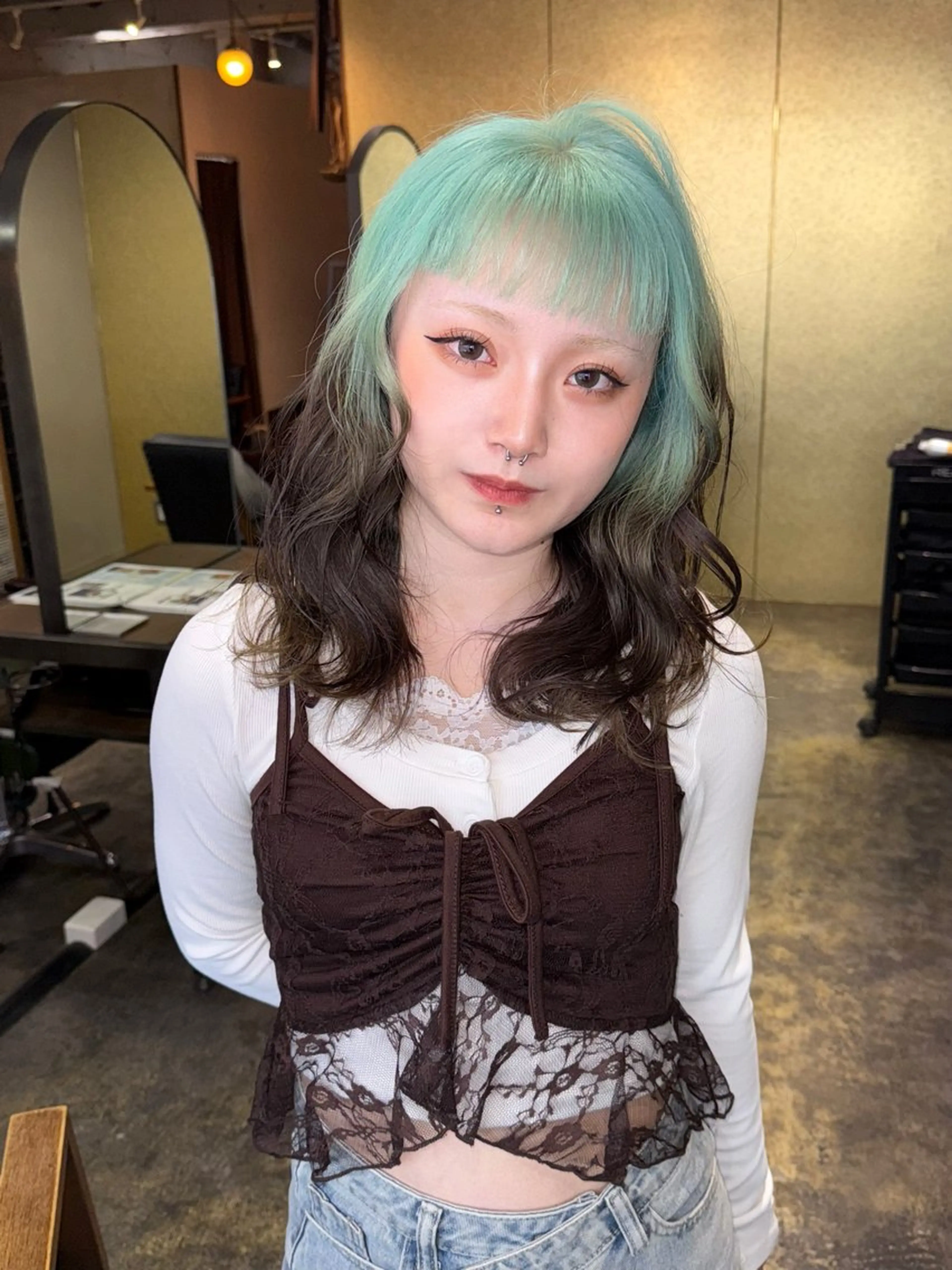 ミディアム カット ヘアカラー トリートメント ハイトーン/デザイン honokaのヘアスタイル