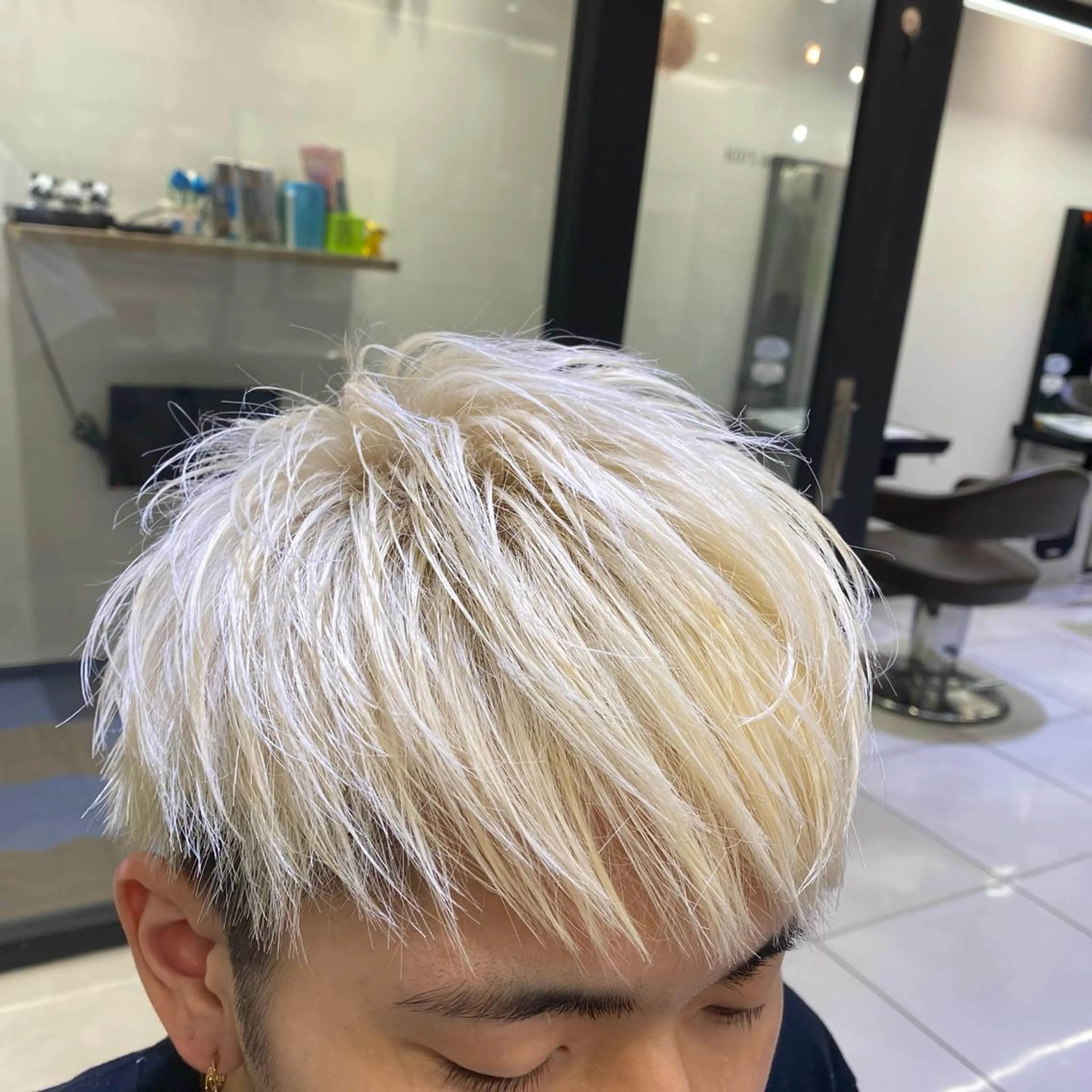 ショート カラー メンズ ブロンド ホワイトブロンド 野老 海音のヘアスタイル