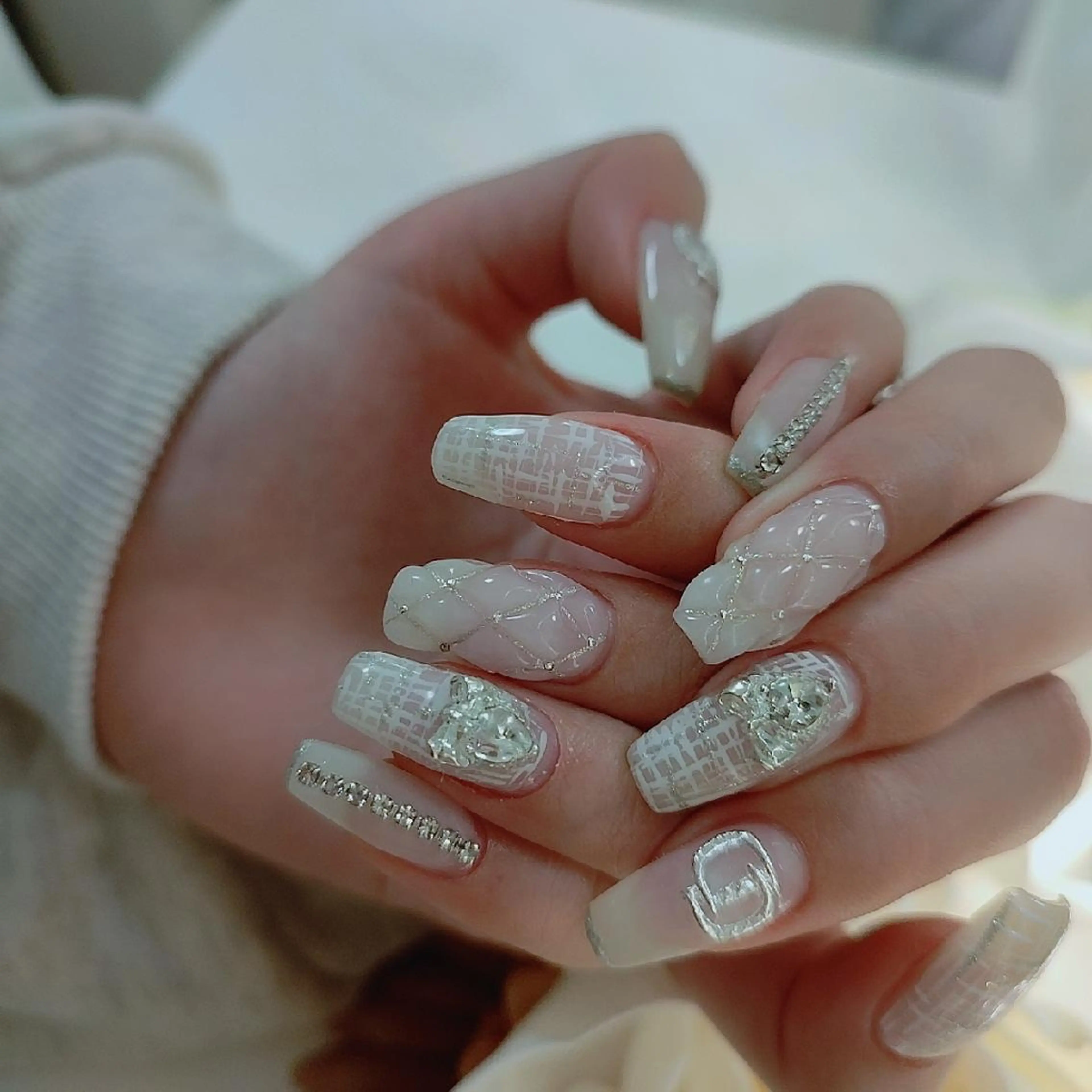 ネイル ハンドネイル RUNWAY 　　の眉毛・アイブロウイメージ