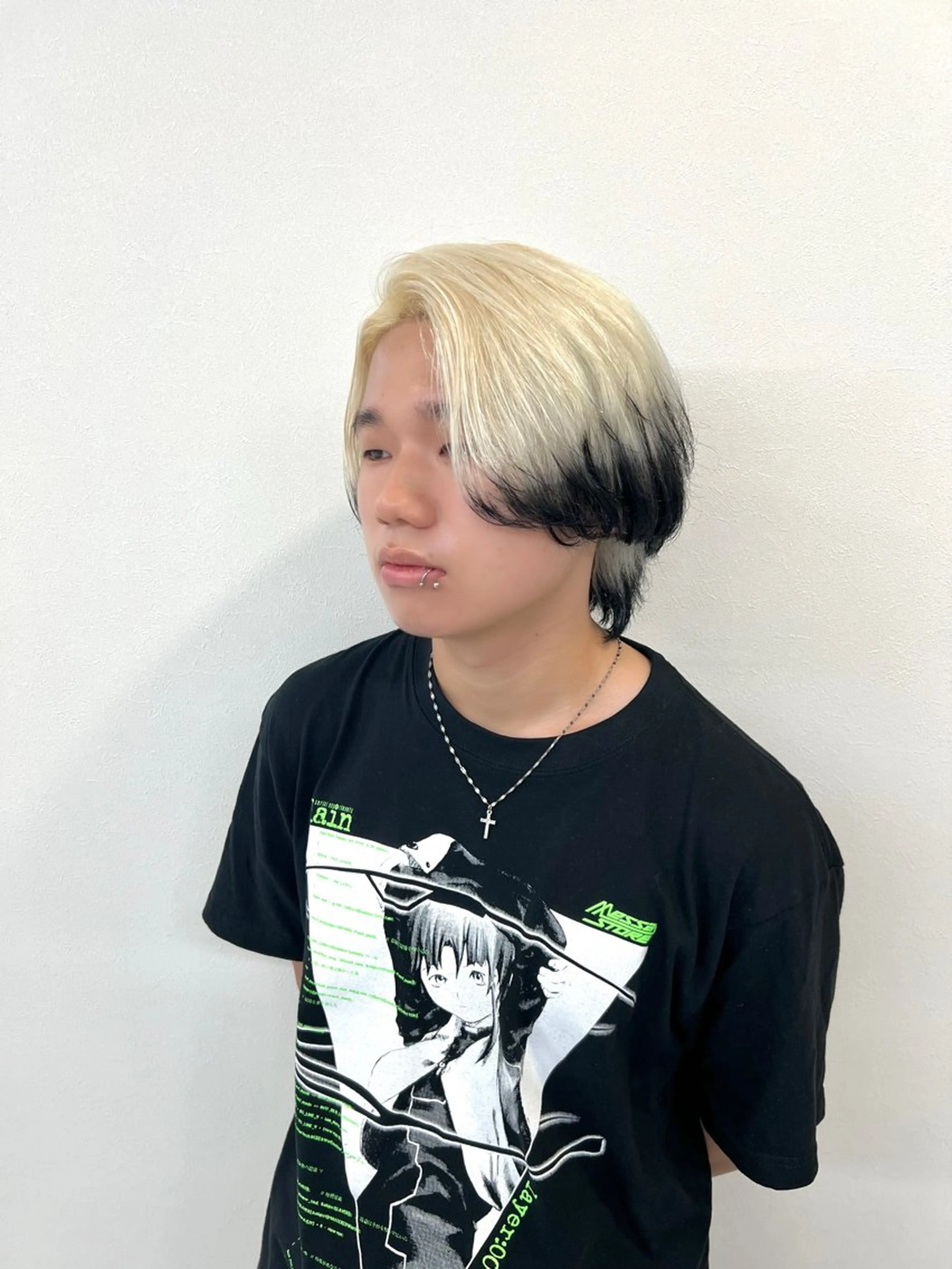 ミディアム カラー メンズ 黒髪 抜きっぱなしブロンド ブロンド ヘアカラー ブリーチカラー🦋‪ 田中さくらのヘアスタイル