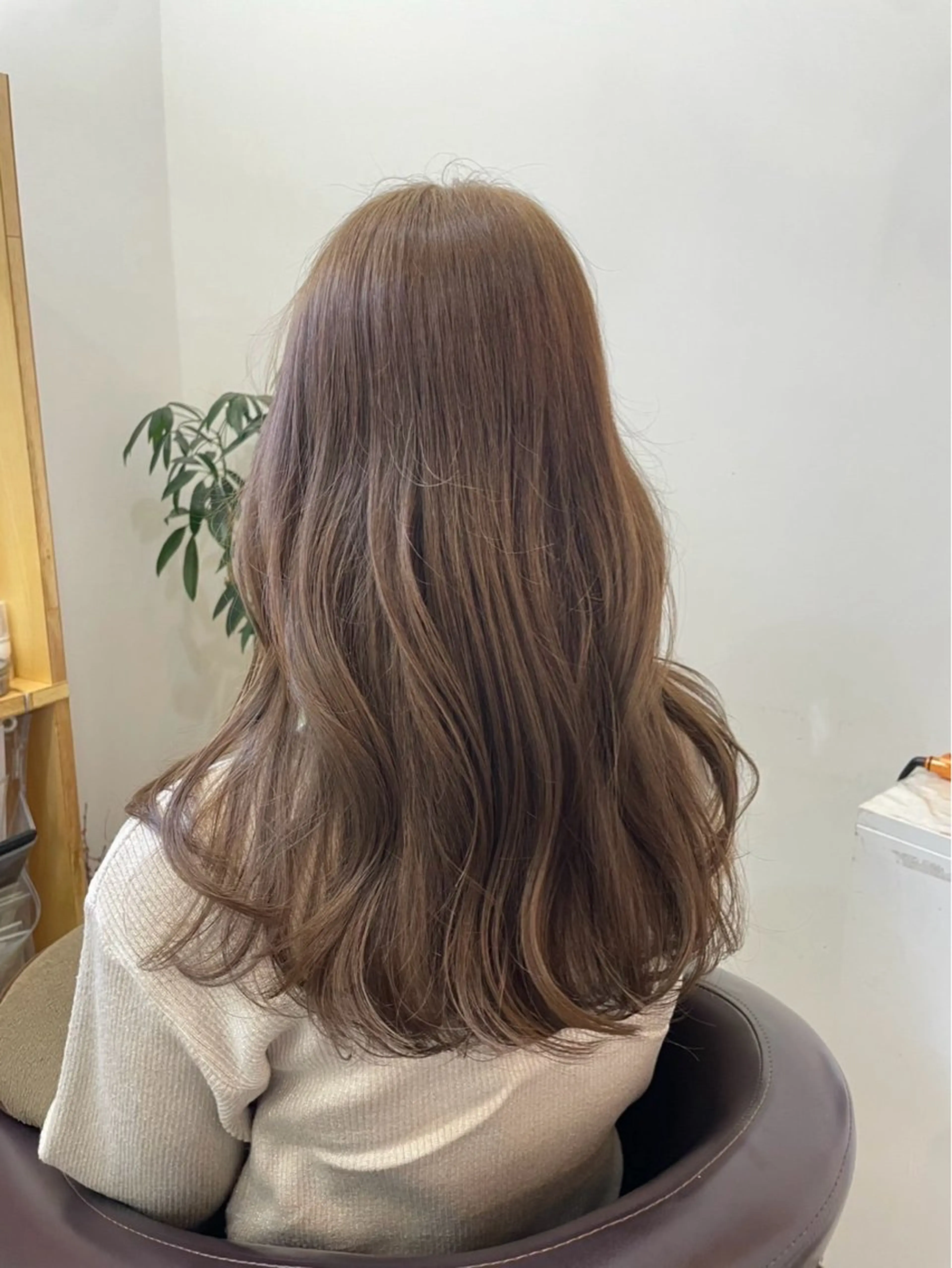 セミロング ヘアカラー LENA/原宿/ブリ ーチなしWカラー🌼のヘアスタイル