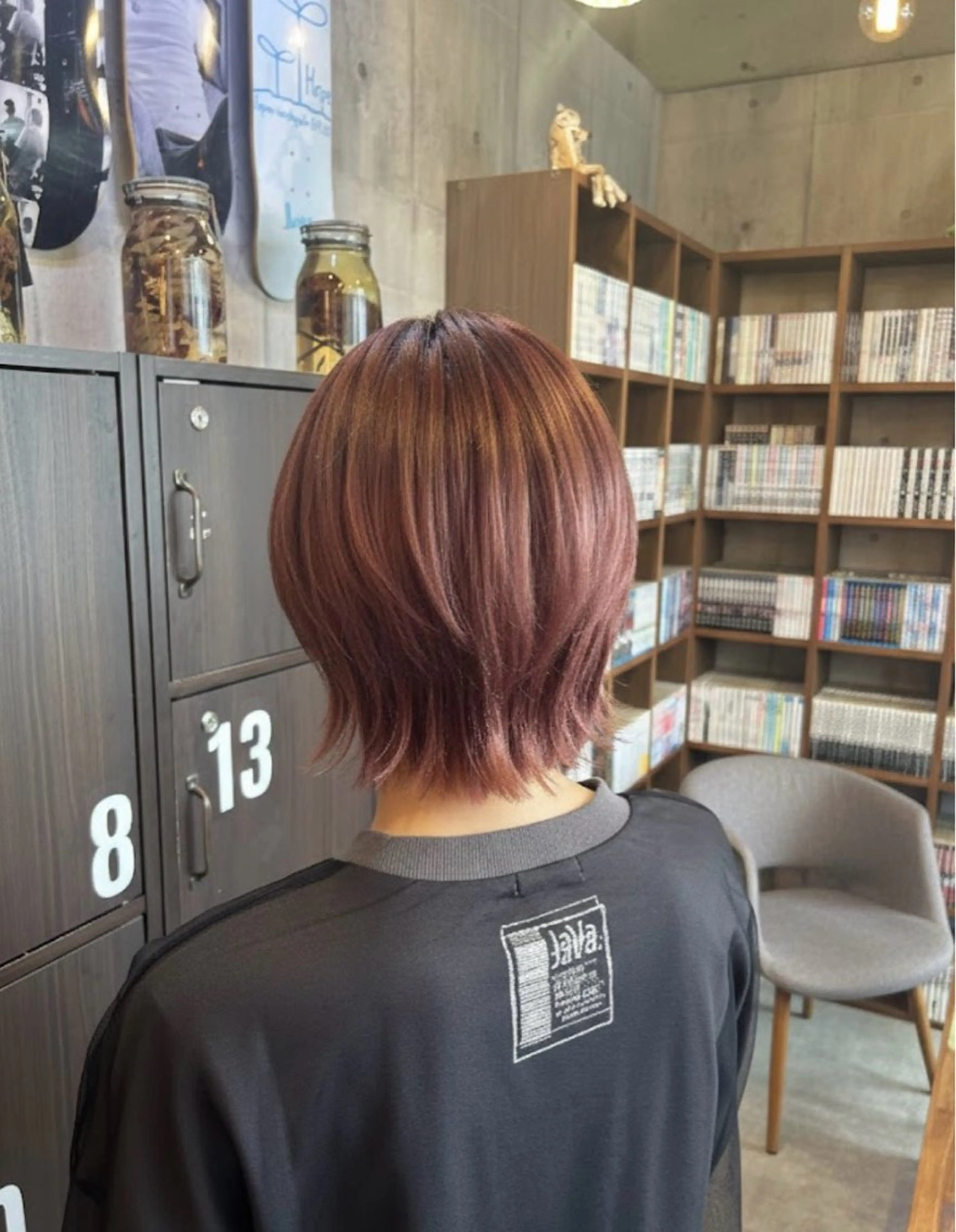 ショート ヘアカラー 出川 結菜のヘアスタイル