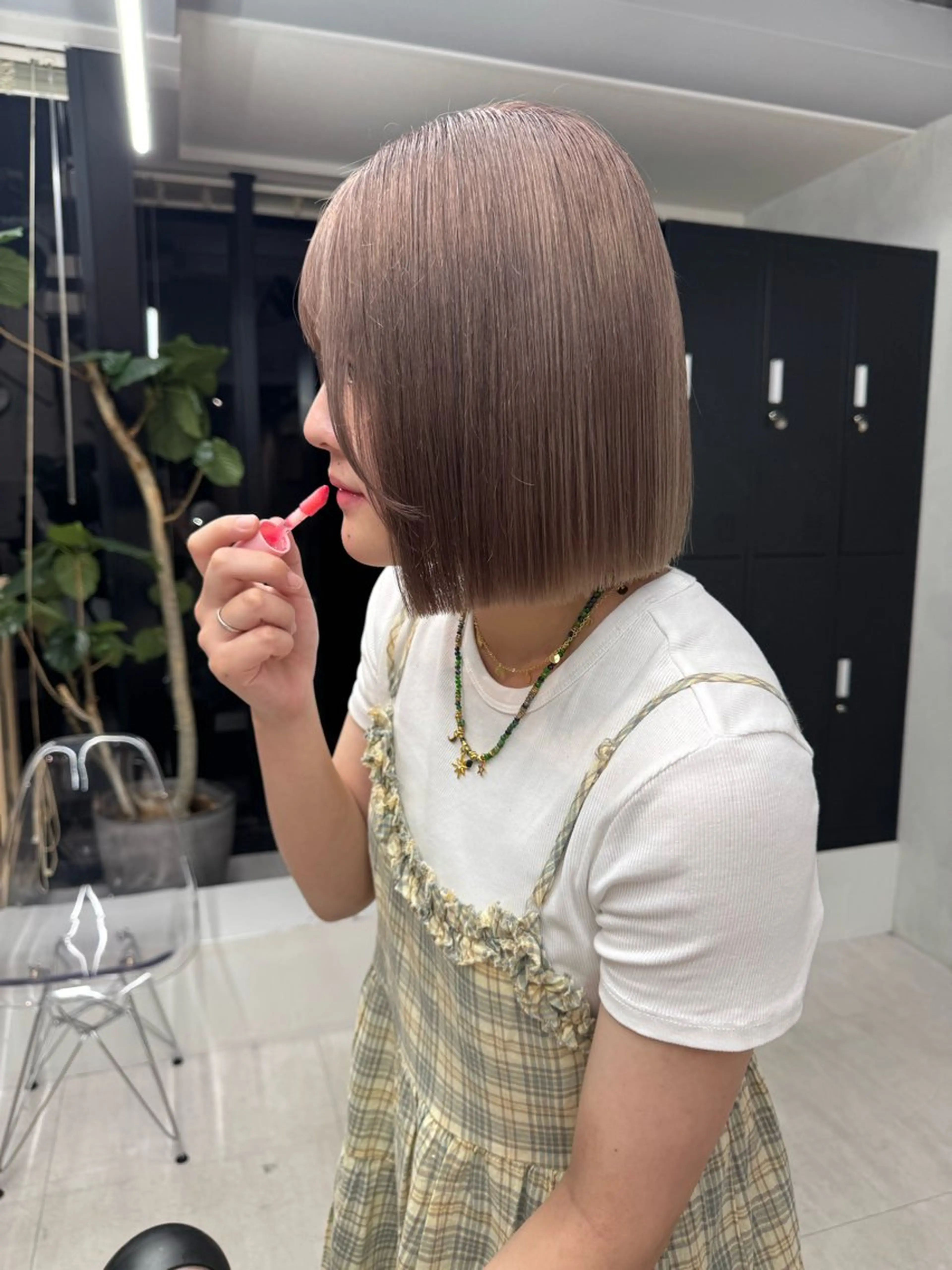 ショート カラー ブリーチ カット ヘアカラー 顔周りレイヤー /kokoro🦮のヘアスタイル