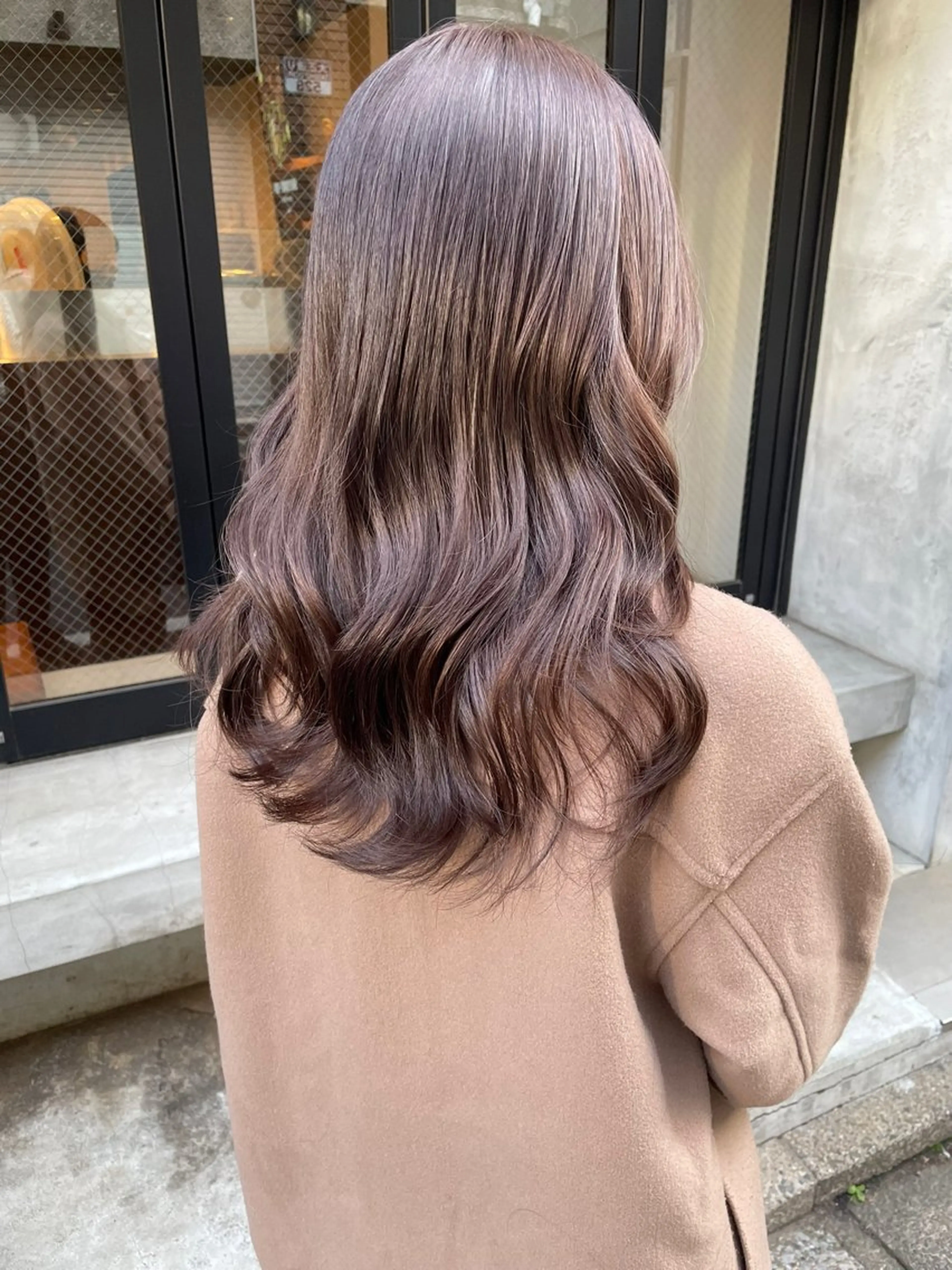 セミロング カラー 🩰オリーブ/ ベージュ松本咲花🩰のヘアスタイル